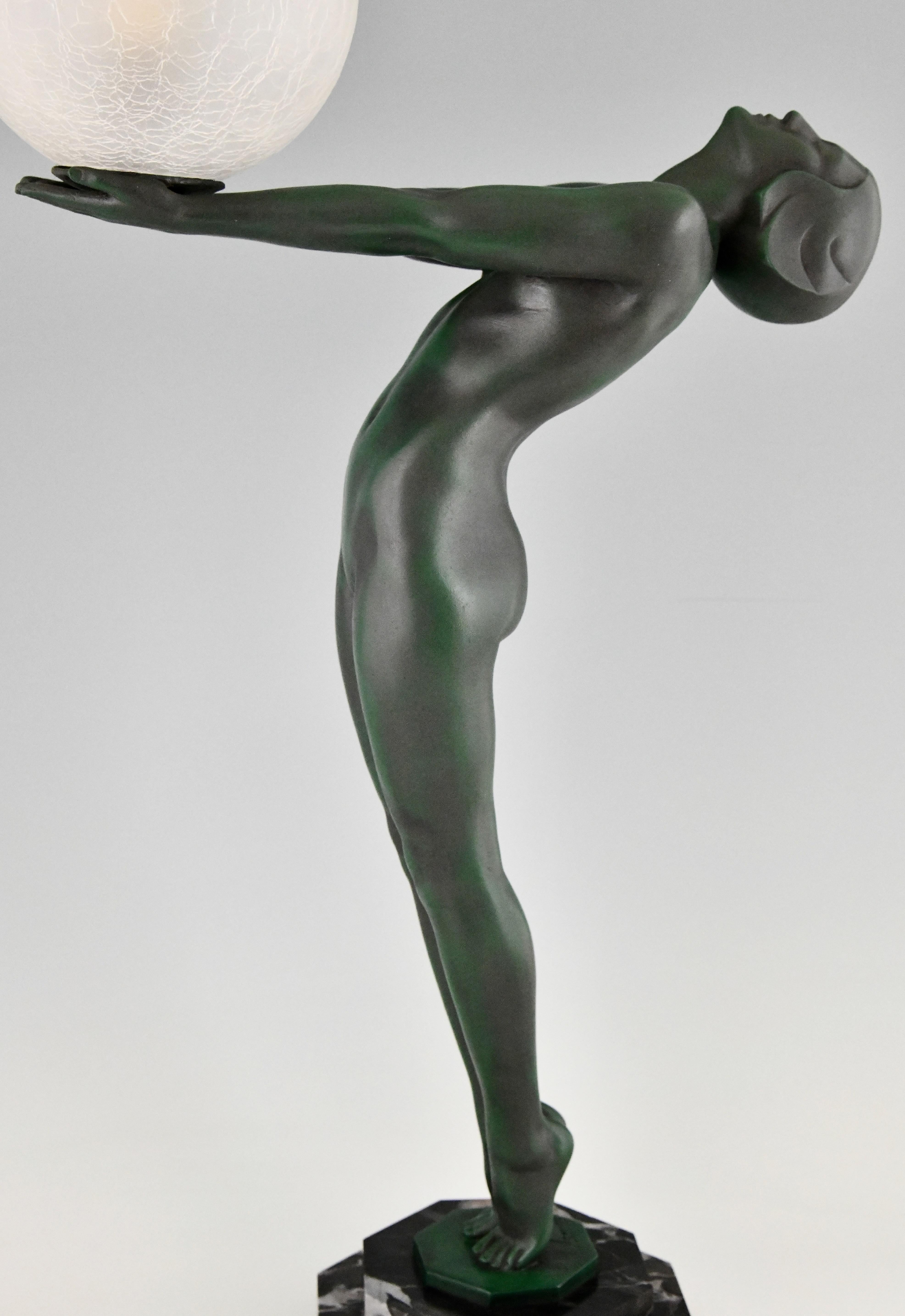 Lámpara Art Verrier Max Le Verrier Art Decó LUMINA Clarté desnuda con globo 65 cm. en venta 4