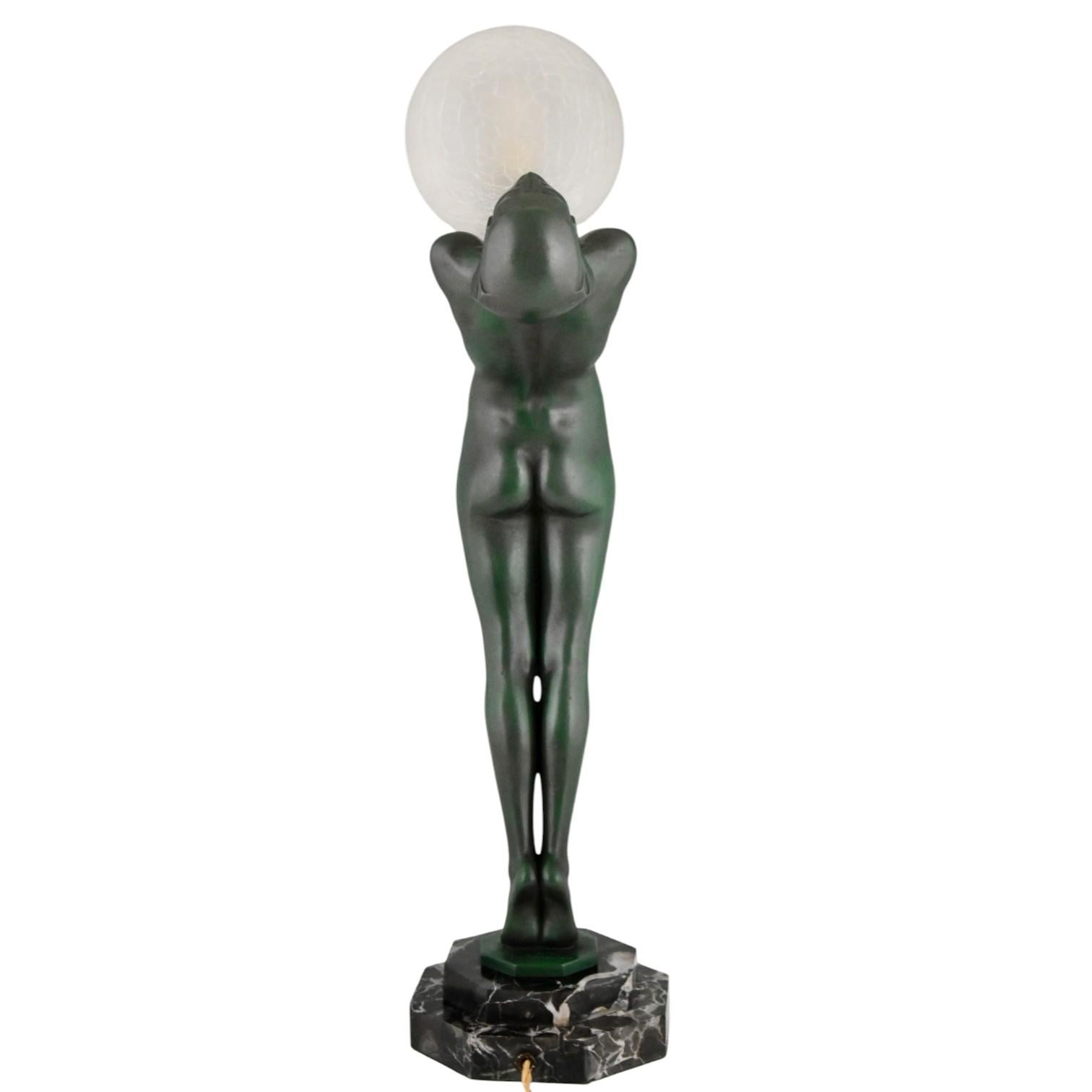 Lámpara Art Verrier Max Le Verrier Art Decó LUMINA Clarté desnuda con globo 65 cm. en venta 1