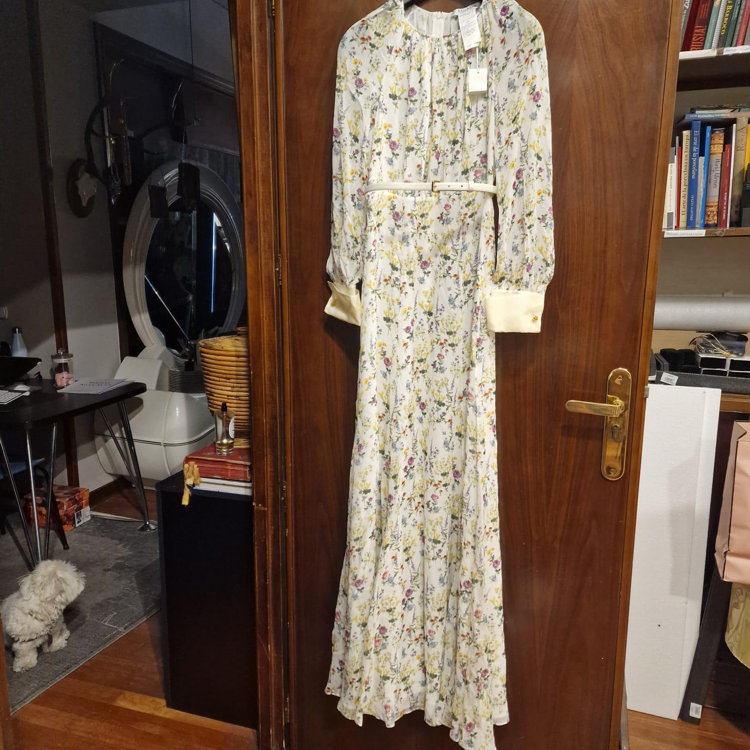 Max Marli  Abito in seta floreale lungo fino al pavimento  Max Mara è realizzato in organza di seta In condizioni Nuovo in vendita a VALLADOLID, ES