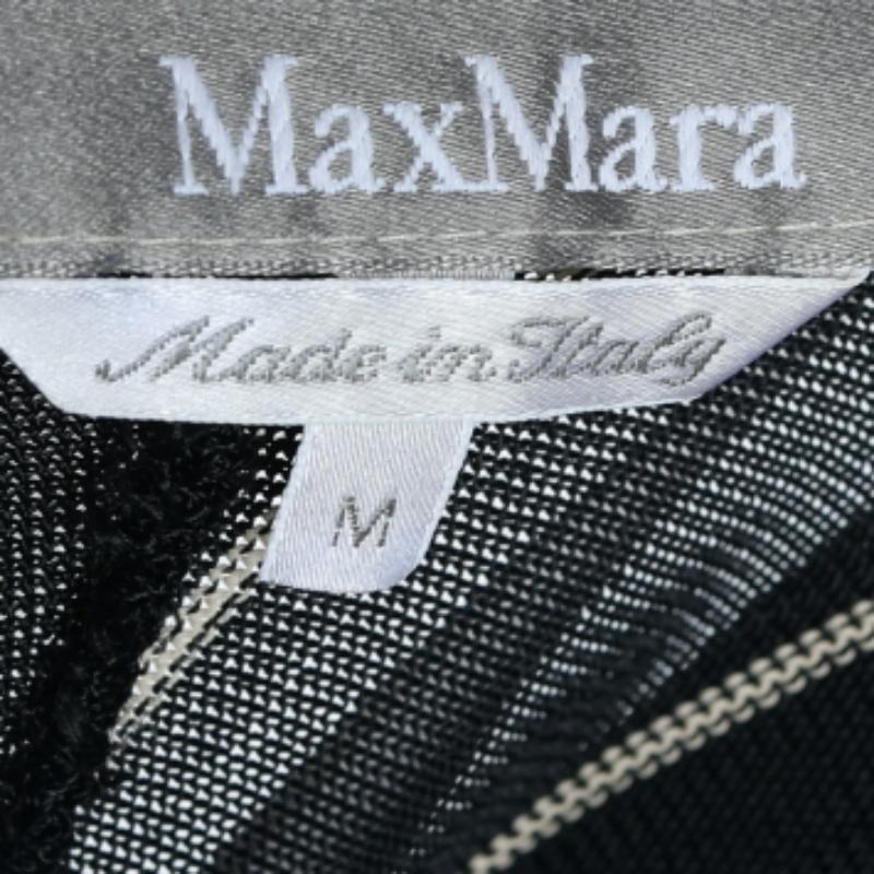 Max Mara Back Stripe Pattern Knit V-Neck Top M In Good Condition For Sale In Dubai, Al Qouz 2
