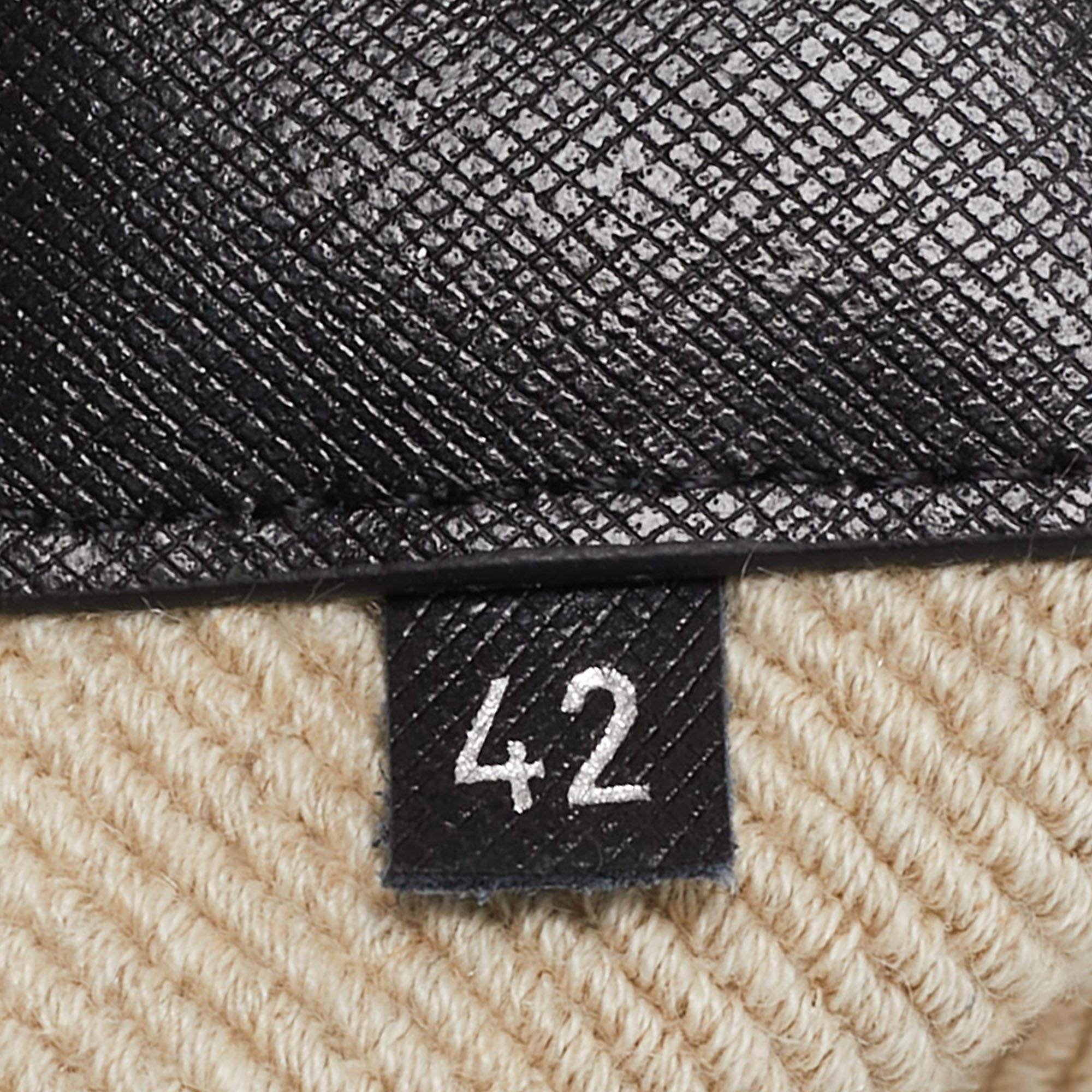 Max Mara Beige/Black Canvas and Leather Shoulder Bag Strap For Sale 1