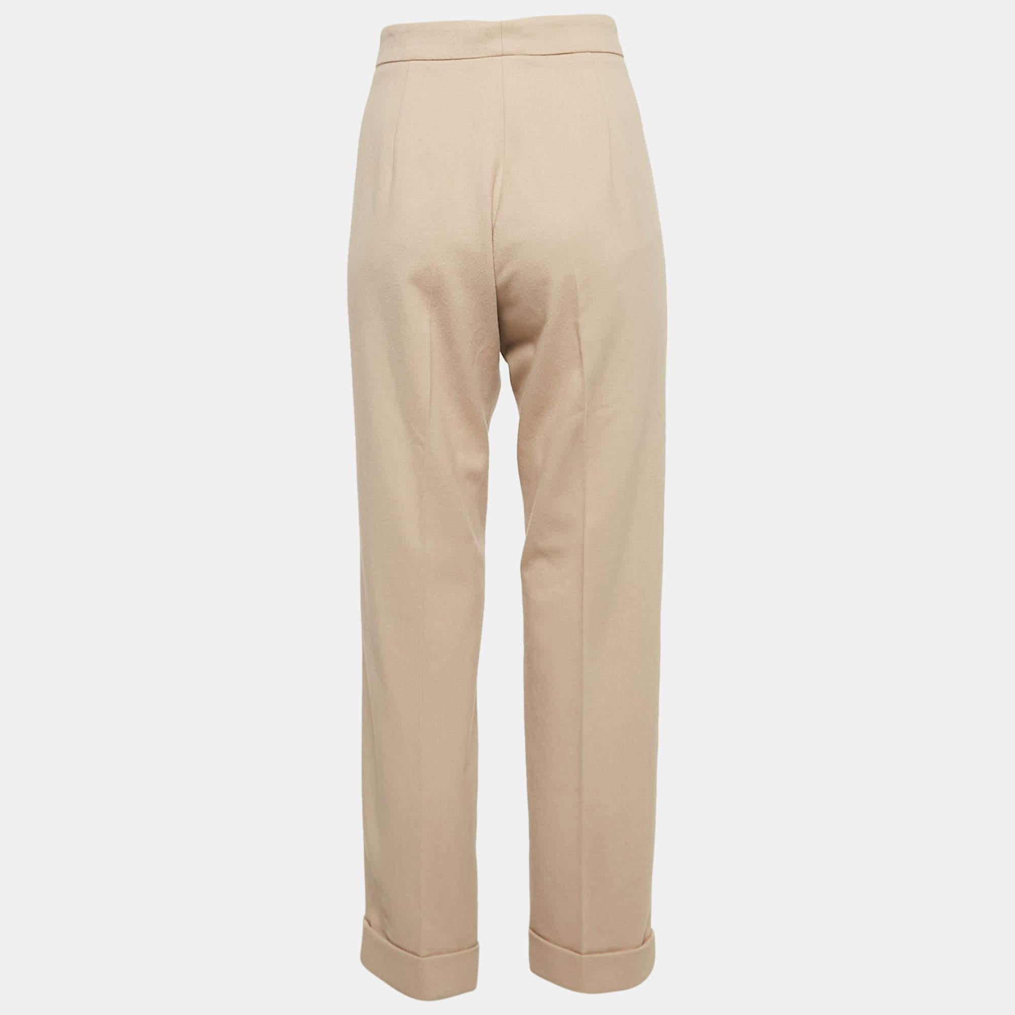 Enhance your formal attire with this pair of trousers. Designed into a superb silhouette and fit  this pair of trousers will definitely make you look elegant.