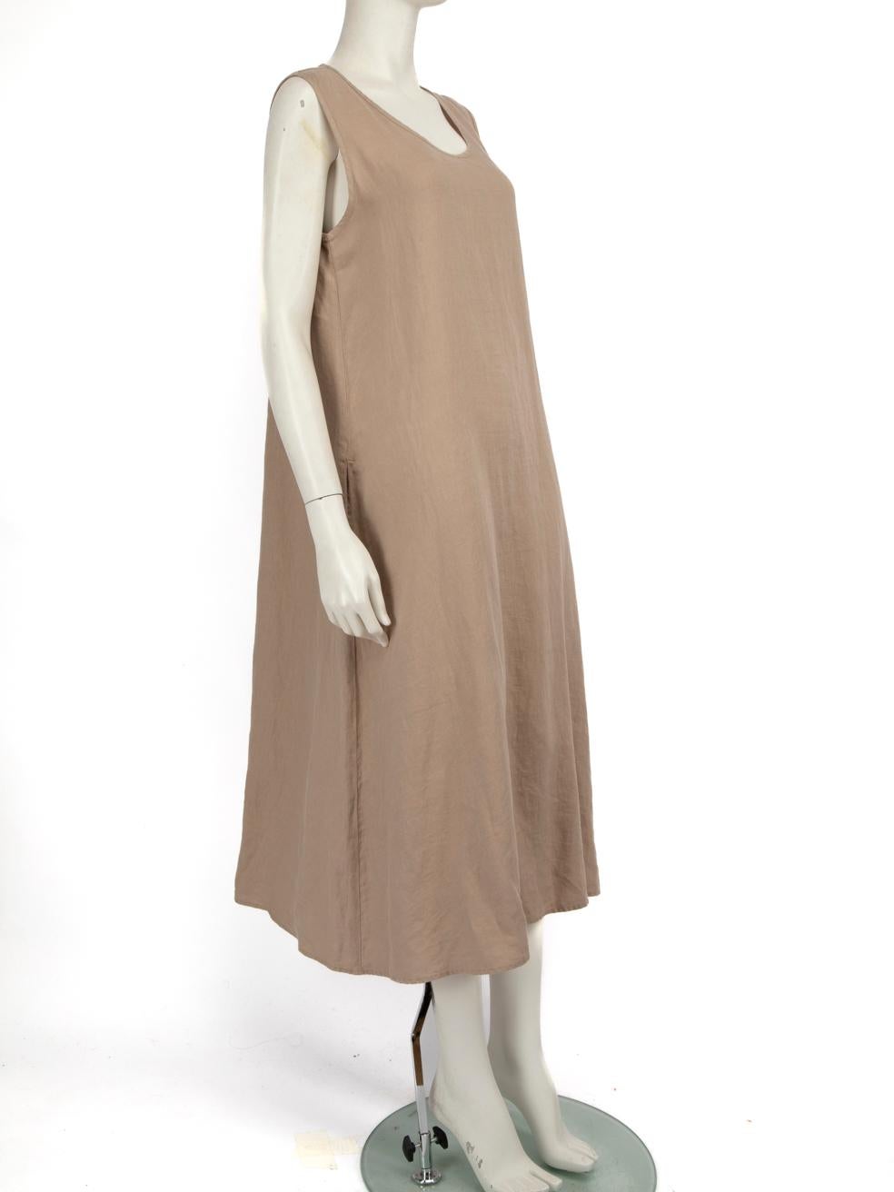 CONDIZIONE: mai indossato, con cartellini. Questo nuovo articolo di rivendita firmato Max Mara non presenta alcun segno di usura visibile.



Dettagli


Beige

Lino

Abito

Midi

Senza maniche

Collo rotondo

2x Tasche laterali





Prodotto in