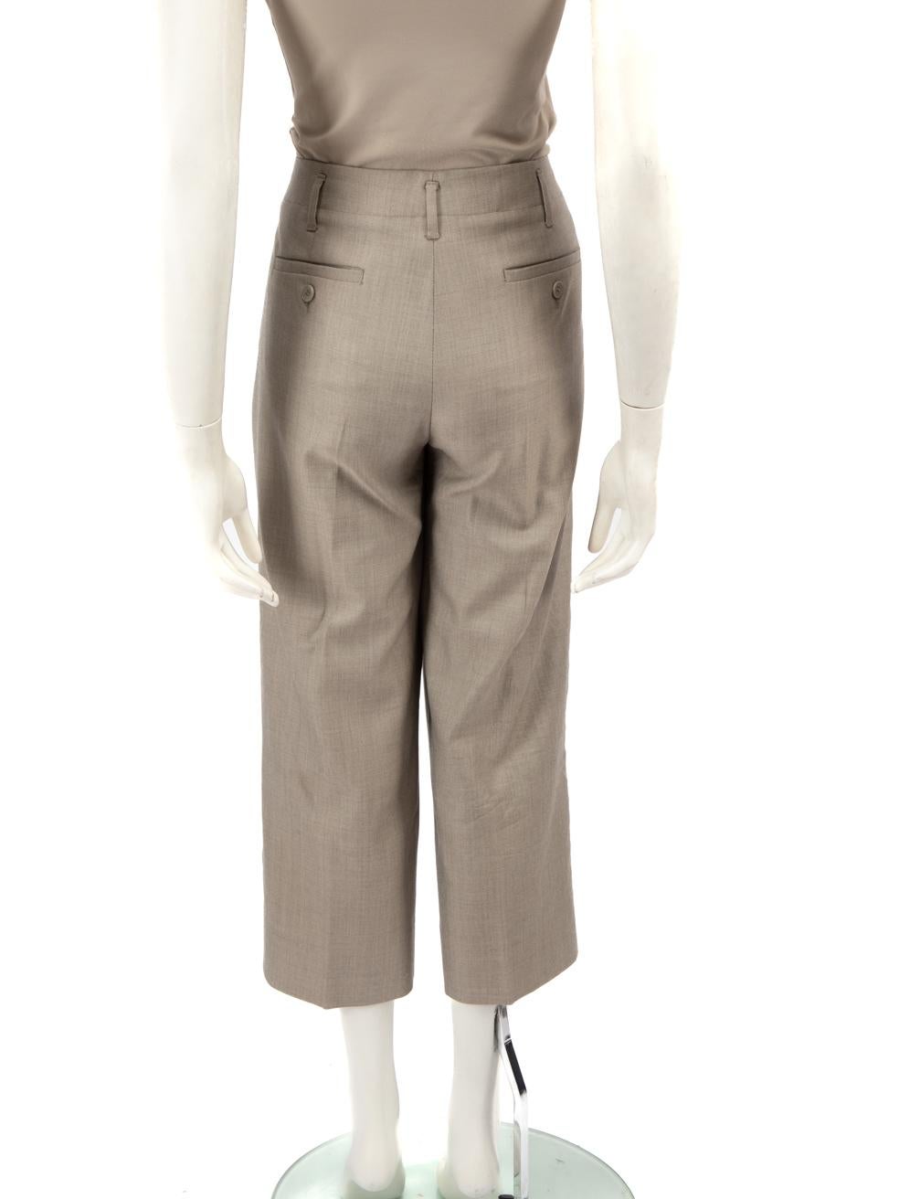 Max Mara Pantalones cortos de lana beige Talla L Beige en venta