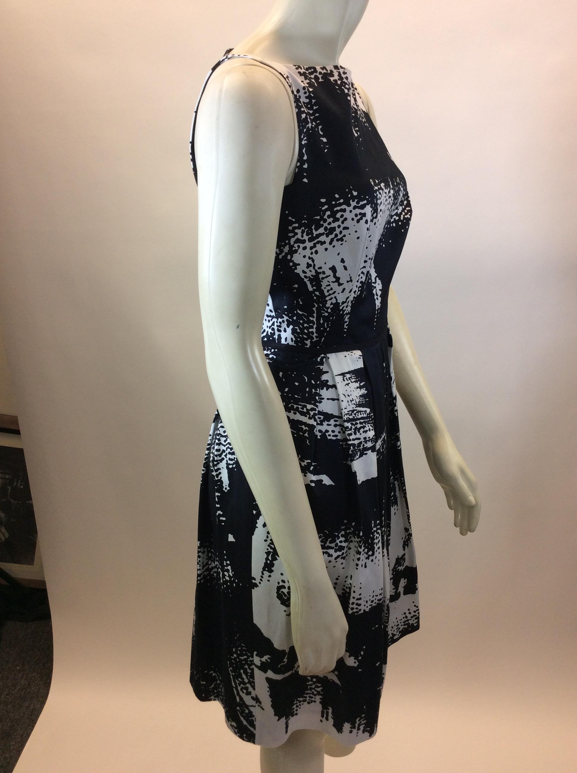 Women's Max Mara Black and White Print Dress For Sale