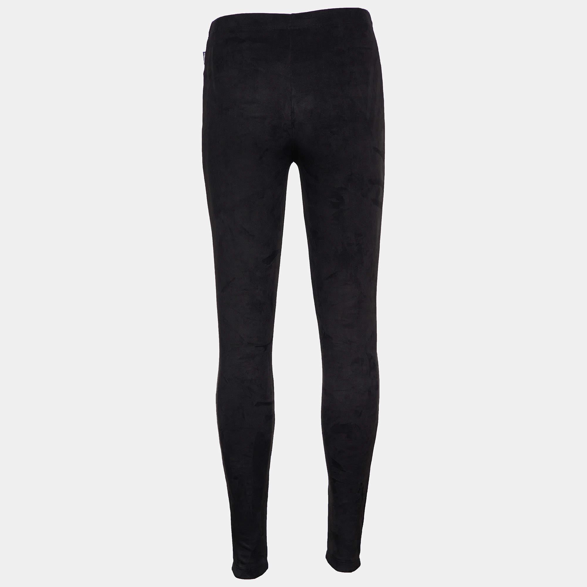 For your workout sessions  lounging around  or just running errands  these leggings will come in handy multiple times. They are made from quality materials and have a good fit.