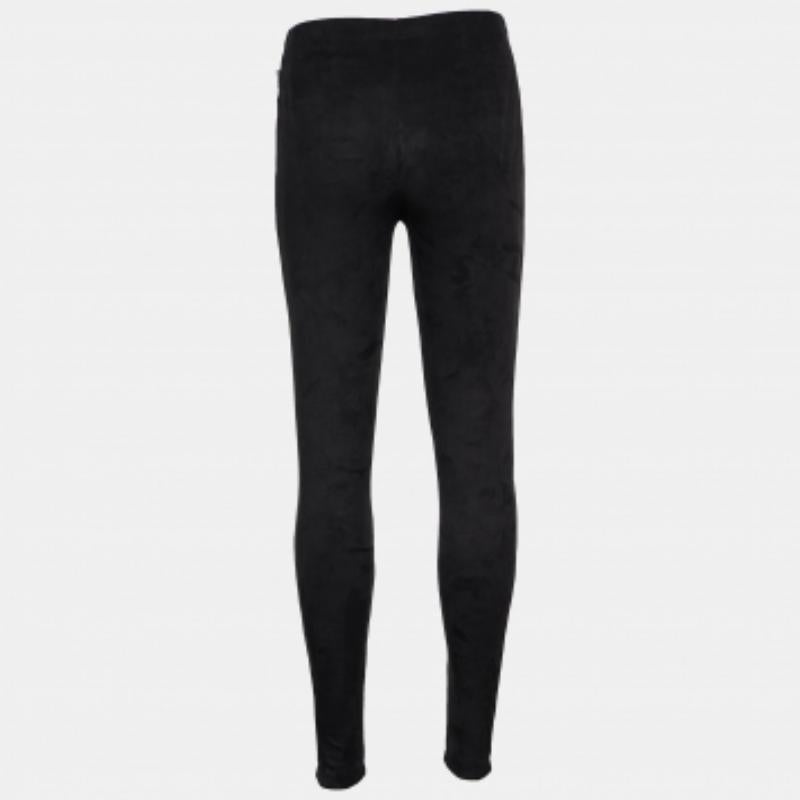Para sus sesiones de entrenamiento, holgazanear o simplemente hacer recados, estos leggings le resultarán útiles en múltiples ocasiones. Están fabricados con materiales de calidad y tienen un buen ajuste.