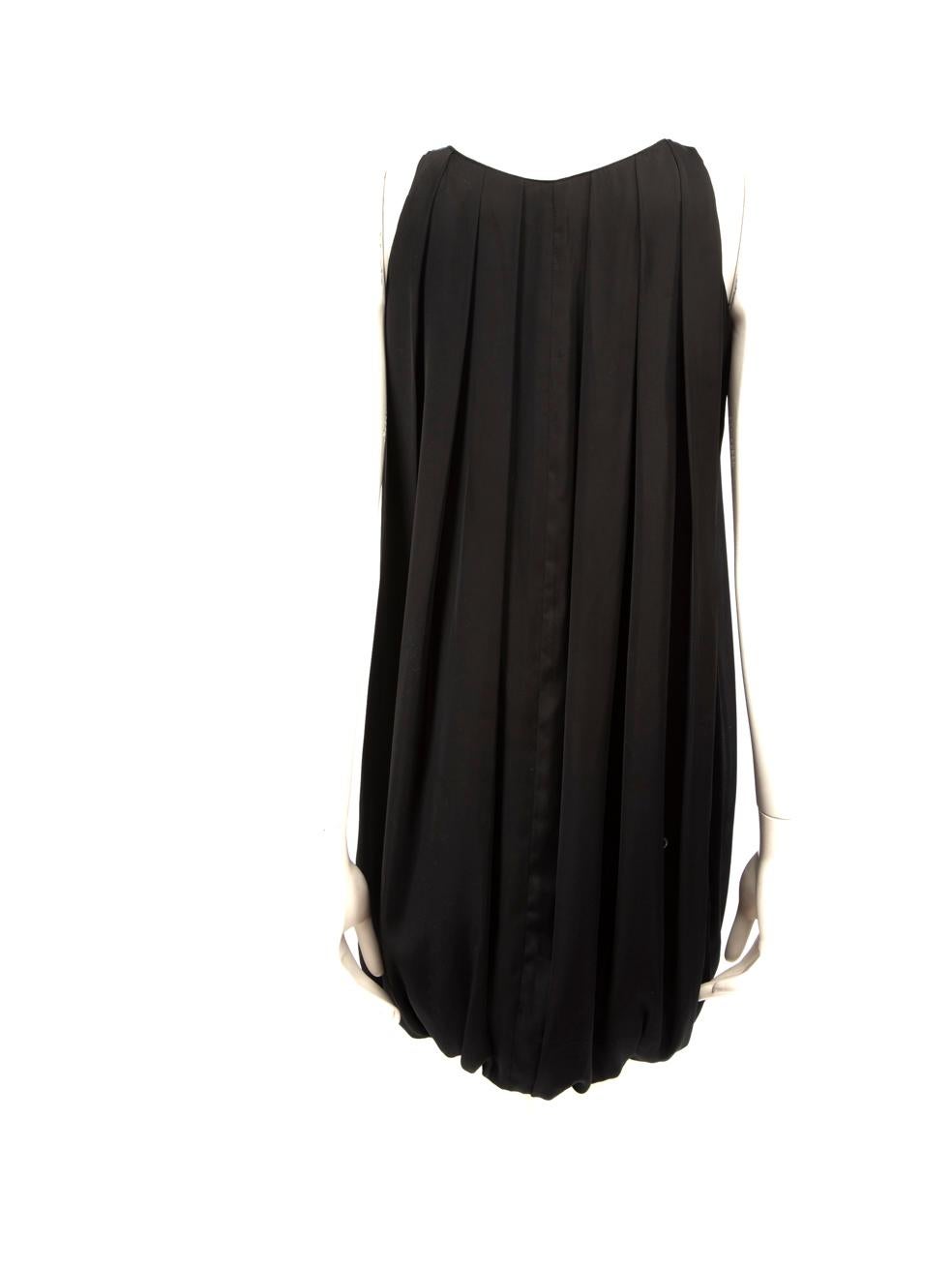 Max Mara Vestido Plisado de Seda Negro con Detalle Floral Talla XS en Bueno estado para la venta en London, GB