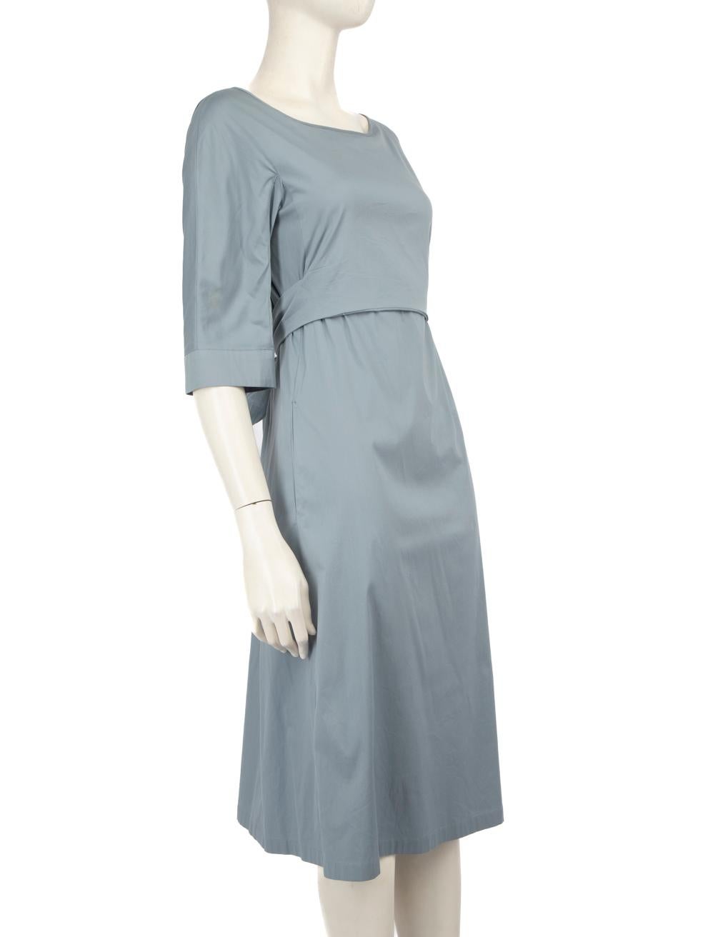 CONDITION is Very good. Minimal wear to the dress is evident. Discolouration on the neckline, front left towards the bust, front right below the waist and on both sleeves on this used Max Mara designer resale item. Discolouration may need gentle
