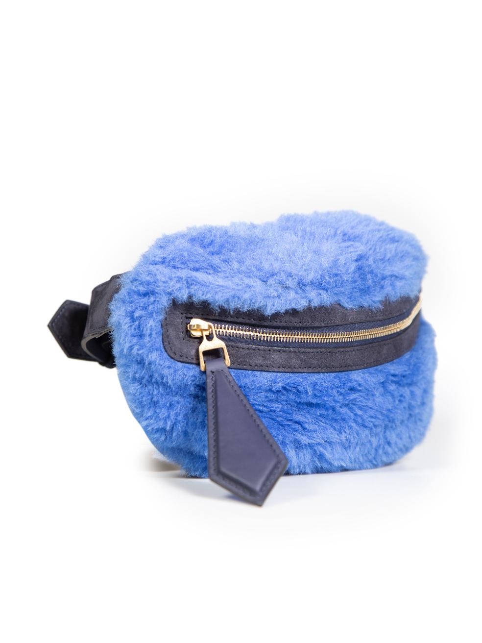 CONDITION is Never worn, with tags. No visible wear to the bag is evident on this new Max Mara designer resale item.
 
 Details
 Blue
 Shearling
 Medium belt bag
 Navy leather trim
 1x Main zip compartment
 1x External zip pocket
 Buckle strap