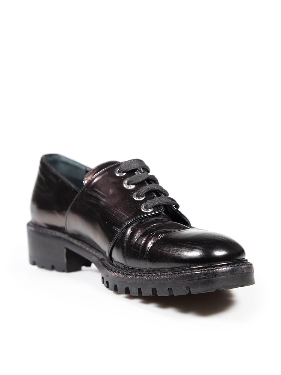 CONDITION is Very good. Minimal wear to the shoes is evident. Abrasion across all areas of both shoes. General creasing to the leather on the vamp of both shoes on this used Max Mara designer resale item. Please note these shoes have been