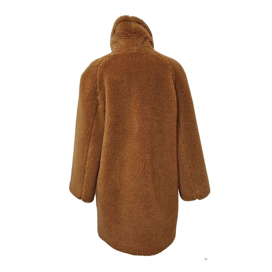 Teddy 2 Camel hair (83%) and silk Camel color Two pockets Two buttons Length shoulder / hem cm 80 (31,49 inches)
