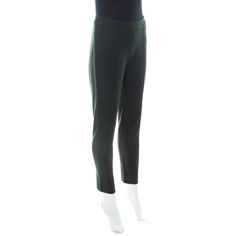 These legging trousers from Max Mara are just perfect to make a fashion statement in an effortless way. Made from a cotton blend, it will assist your style for years. The pair will give you a fabulous fit and you can wear it with casuals.