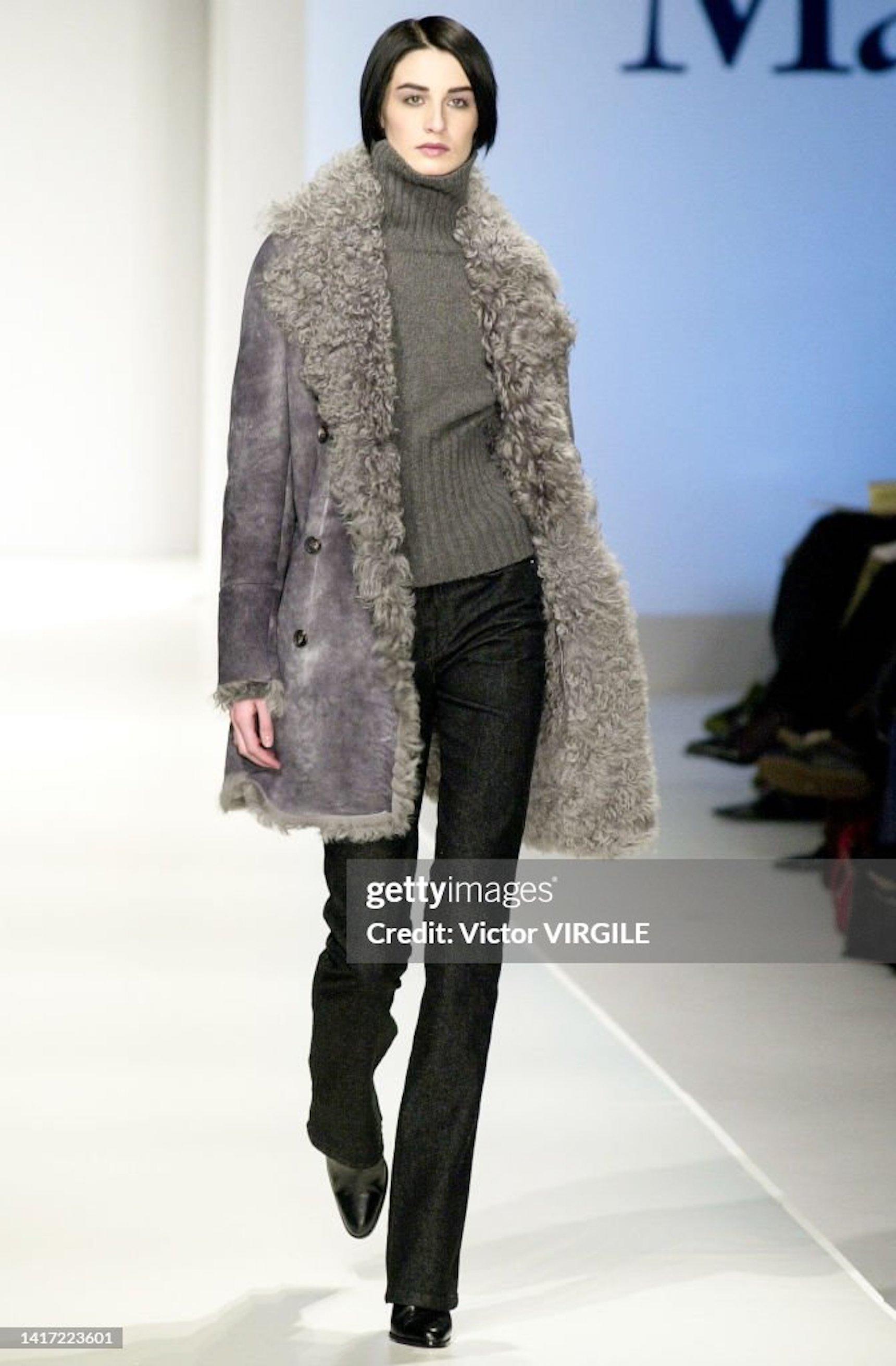 Women's or Men's Max Mara F/W 2001 grey distressed shearling suede coat For Sale