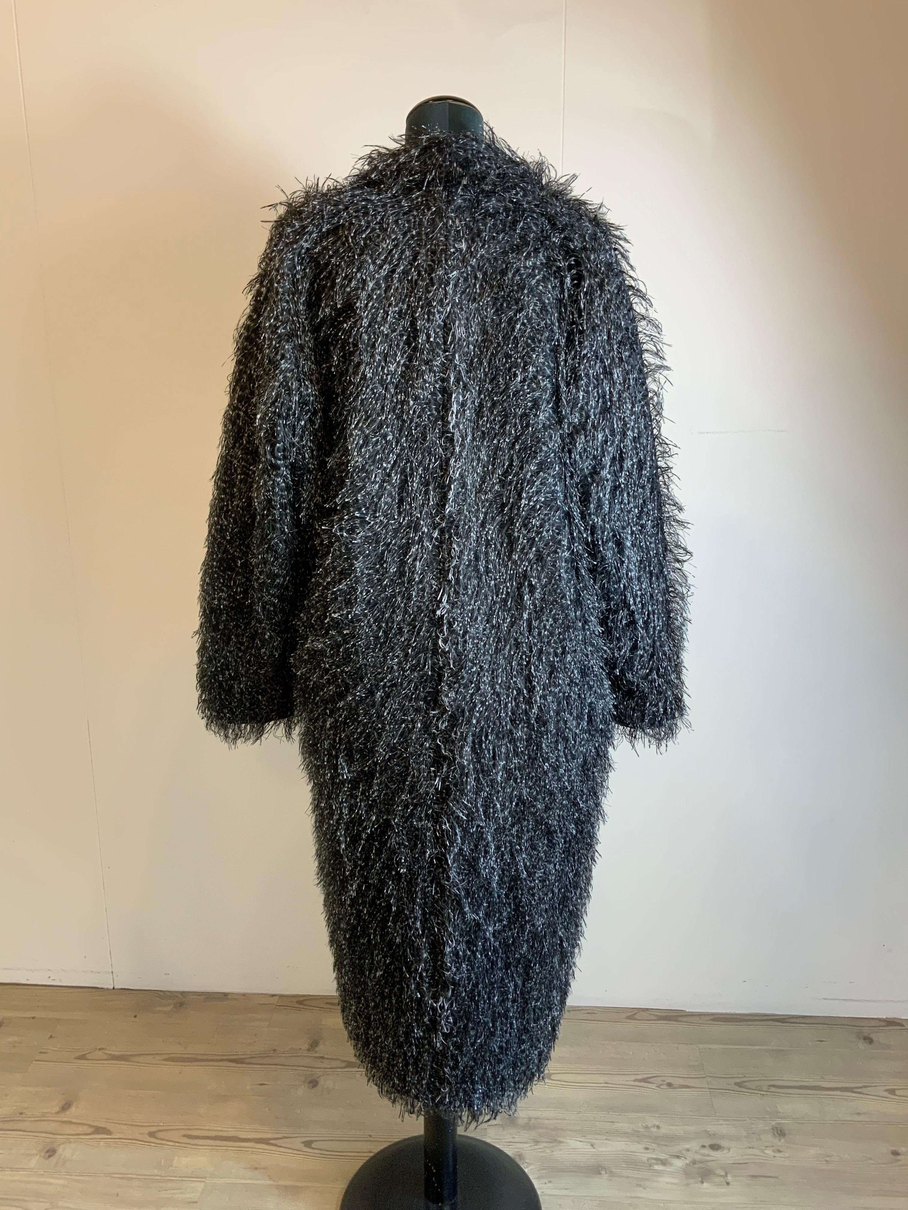 Femenino o masculino Abrigo gris con flecos Max Mara en venta