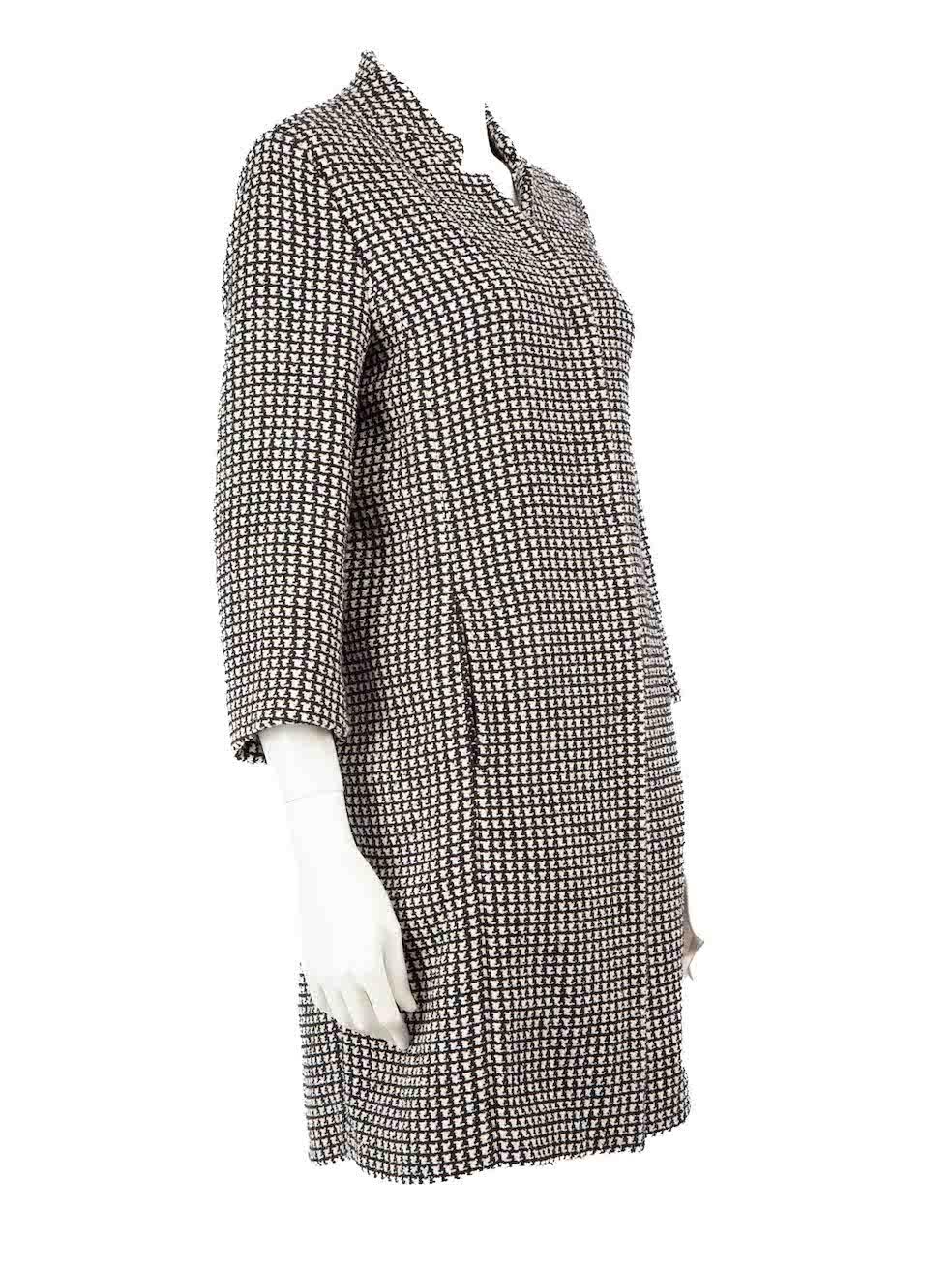 CONDIZIONE: molto buona. L'usura del cappotto è minima. Piccolo pilling generale, in particolare sulle spalle, sulla manica sinistra, sul davanti in alto a destra, sul davanti in alto a sinistra, sul davanti in basso a destra, sul davanti in basso a