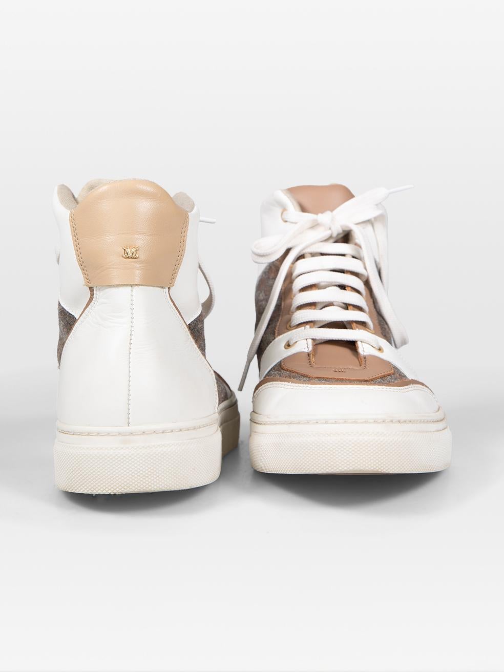 Beige Baskets hautes Max Mara en cuir et imprimé logo, taille IT 38 en vente