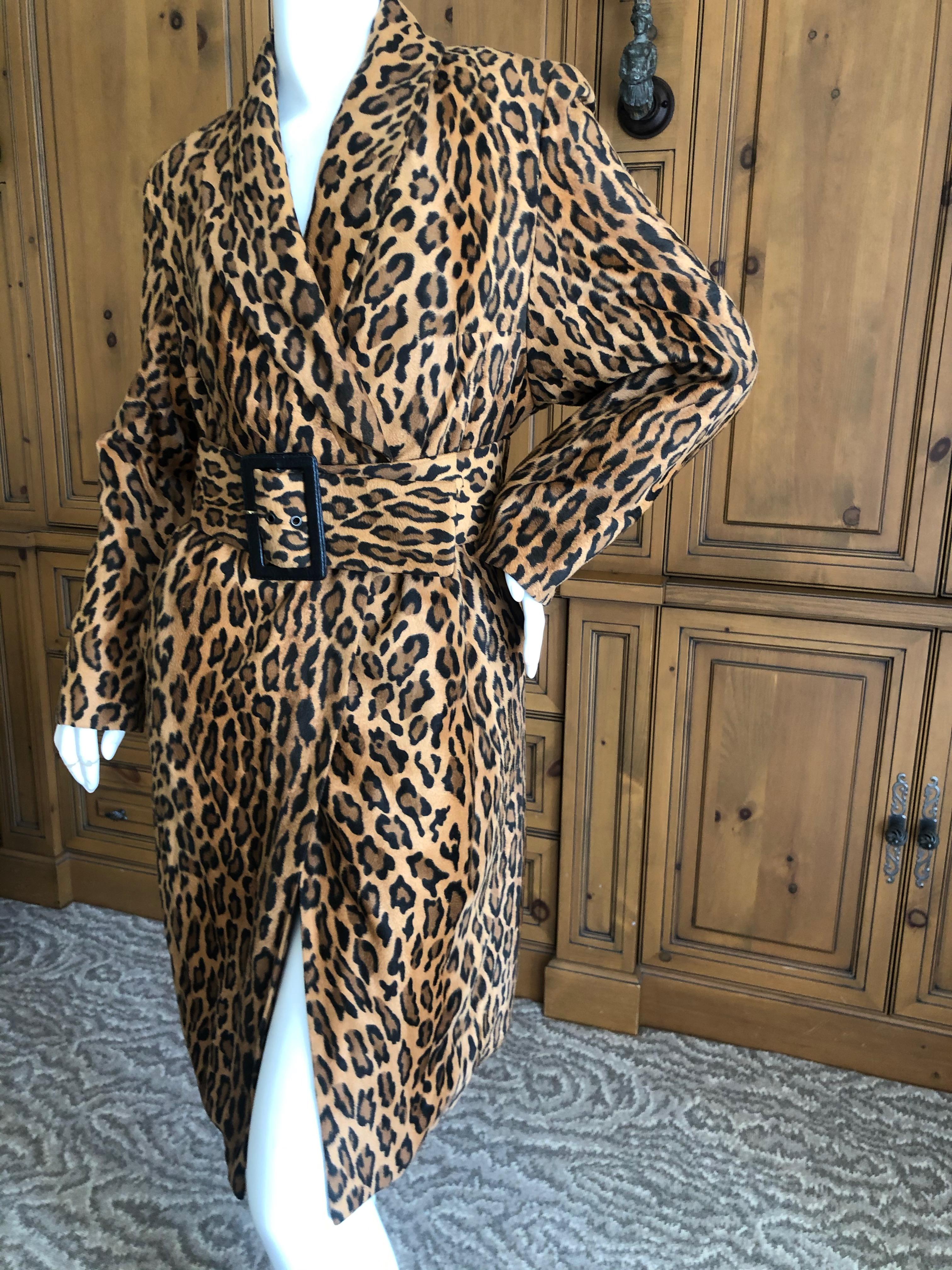 Max Mara Leopard Print Plush Velvet Shawl Collar Belted Coat with Quilted Lining.
This is so great, very soft and luxurious, plush velvet.
The belt has a leather covered buckle.
There is no size tag, I would estimate it size 42
Bust 42