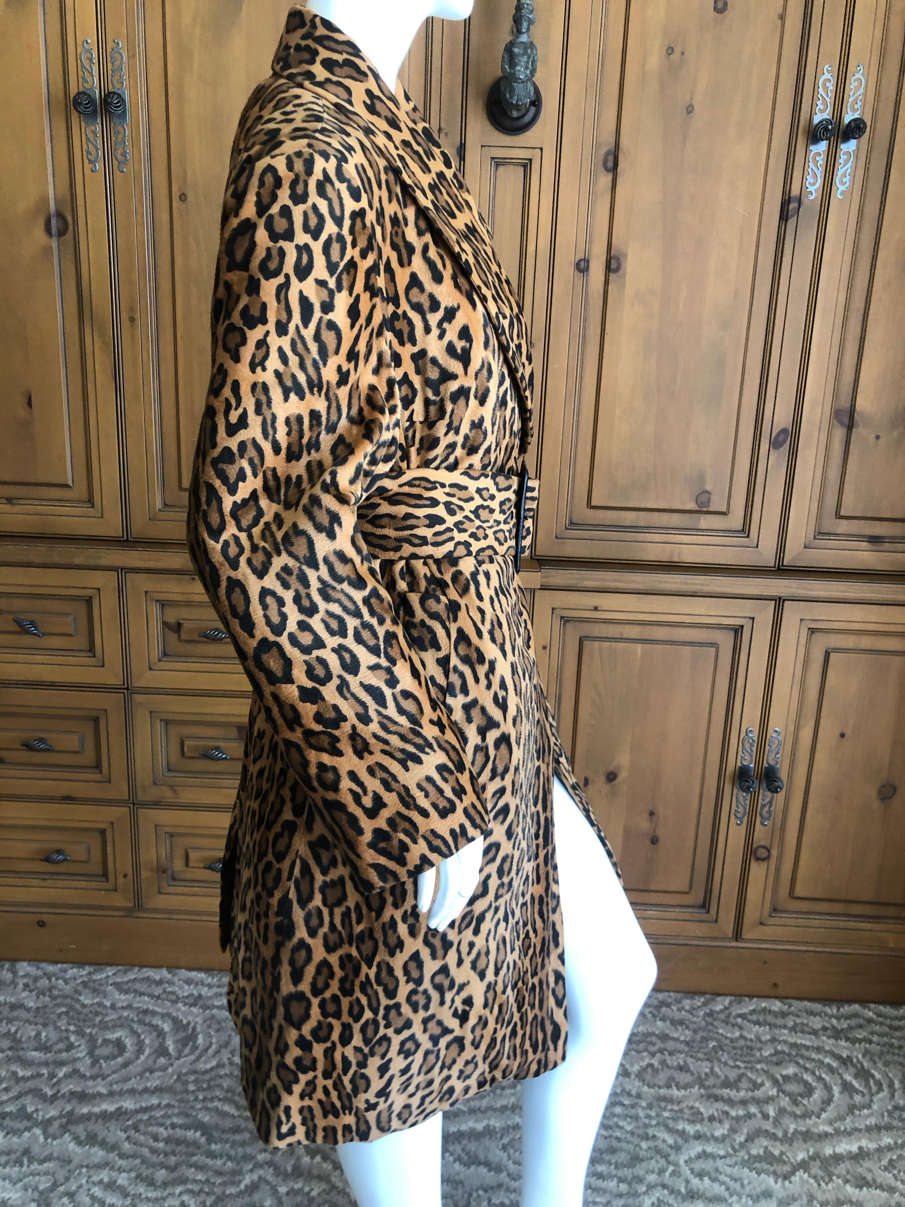 Max Mara Leopard Print Plush Velvet Shawl Collar Belted Coat with Quilted Lining In Excellent Condition For Sale In Cloverdale, CA