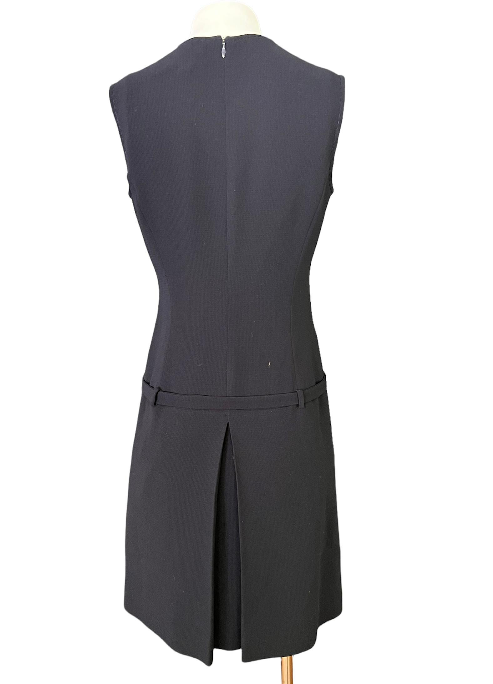 Max Mara Navy Wool Mini Dress, Size 6 In Excellent Condition For Sale In Beverly Hills, CA