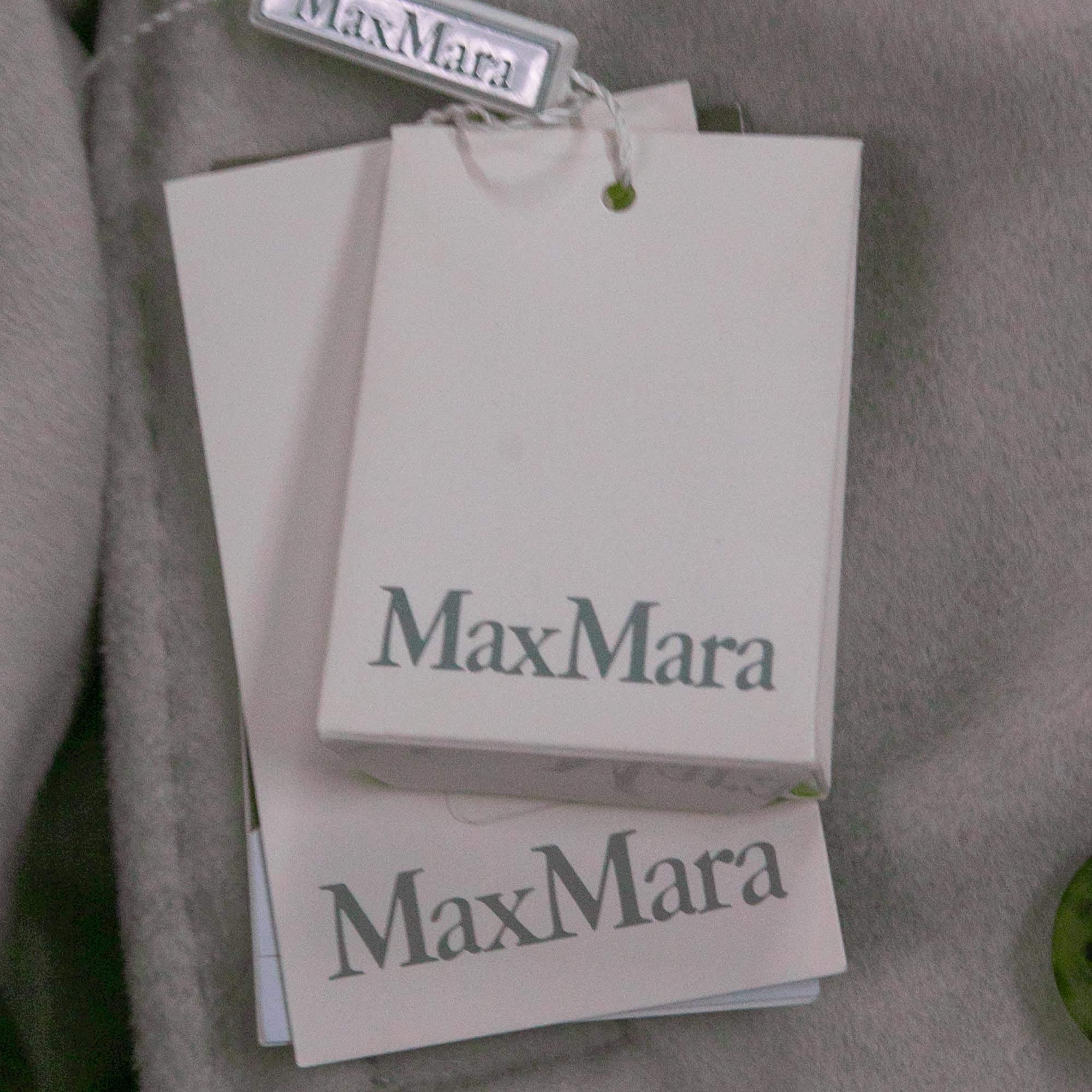 Max Mara Off White Wool & Cashmere Madame Icon Coat S In New Condition In Dubai, Al Qouz 2
