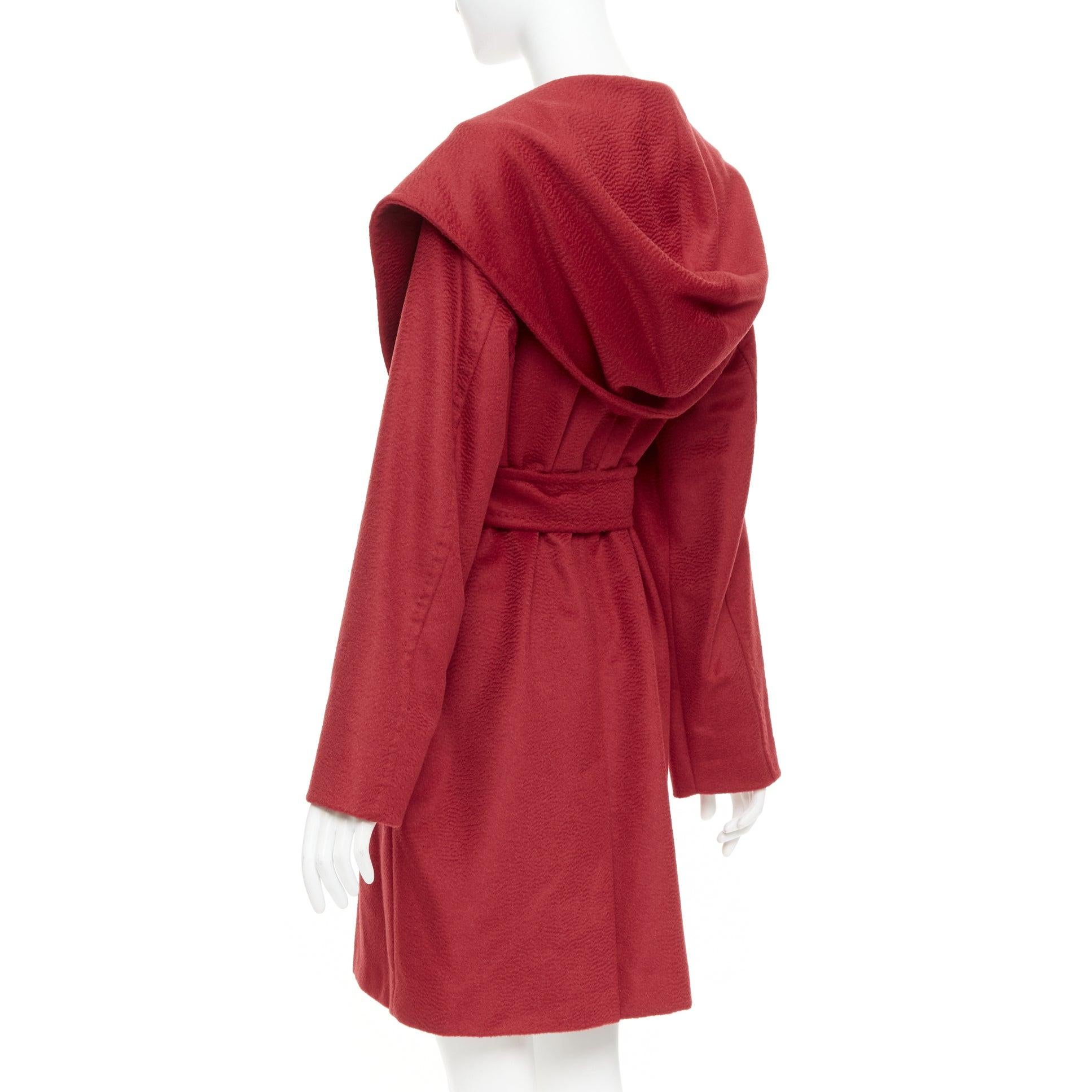 MAX MARA Rialto 100% capelli di cammello rosso con tasche e cintura, cappotto a vestaglia IT44 L.
Riferimento: JHDN/A00077
Marchio: Max Mara
Model: Rialto
Materiale: Cammello
Colore: rosso
Modello: Tinta unita
Chiusura: Cintura
Fodera: Tessuto