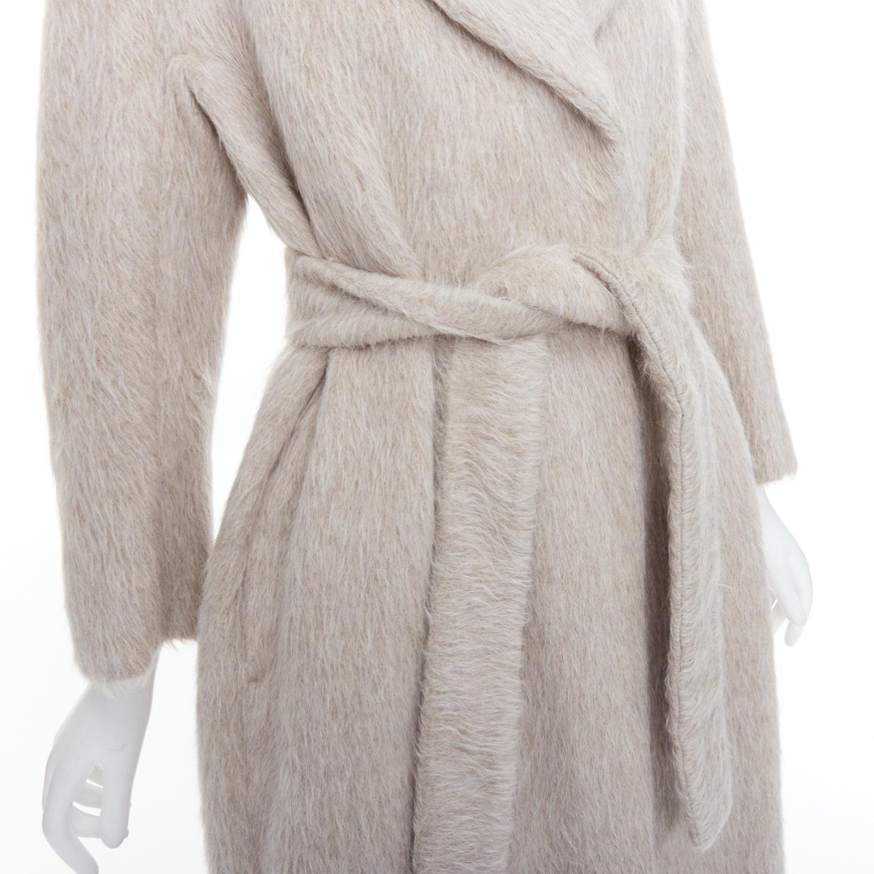 MAX MARA S grey alpaca virgin wool spread collar belted long coat IT38 XS
Reference: ALCU/A00014
Brand: Max Mara
Collection: S Collection
Material: Alpaca, Virgin Wool
Color: Grey
Pattern: Solid
Closure: Belt
Lining: Grey Fabric
Made in: