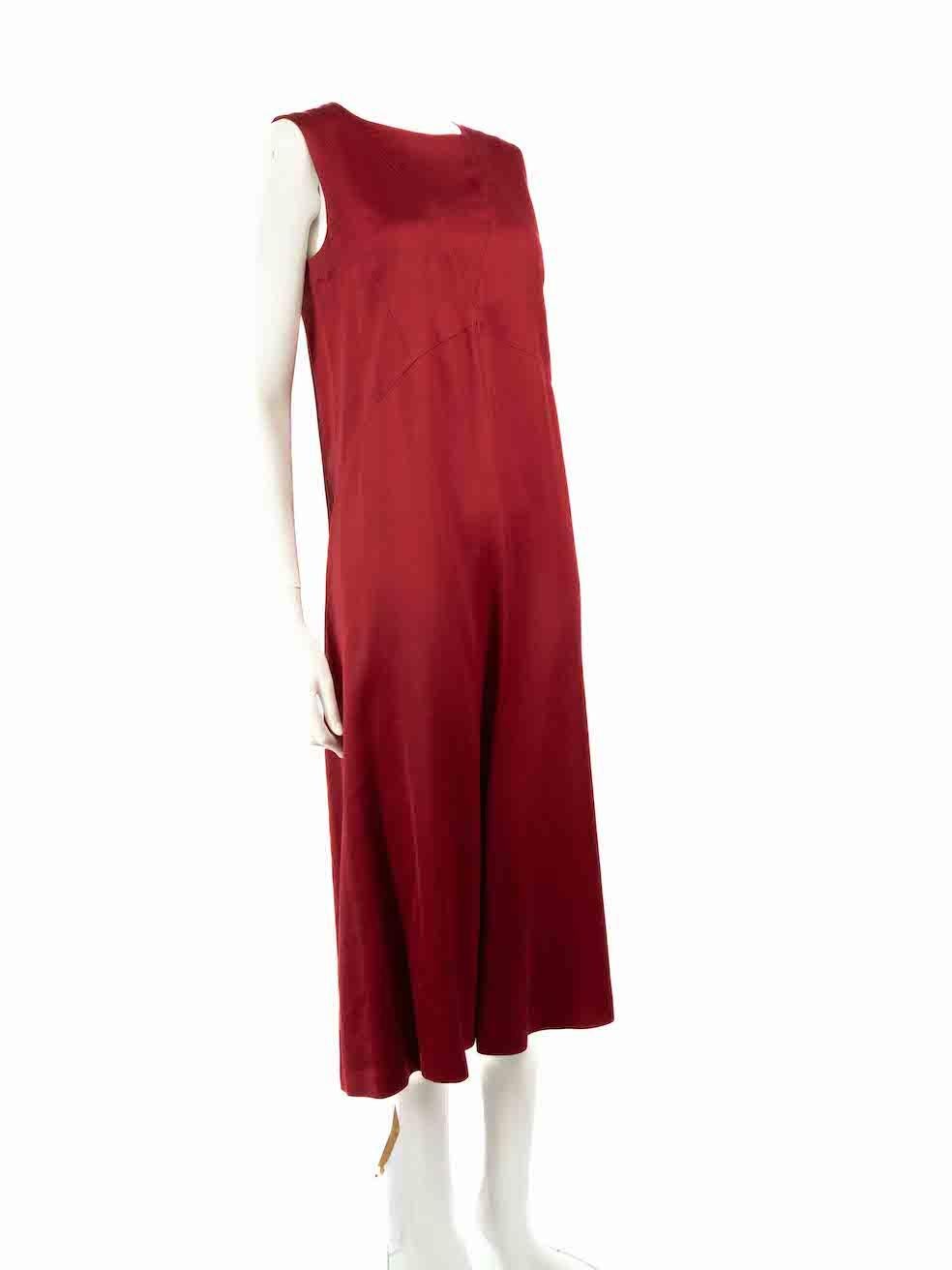 CONDITION is Very good. Minimal wear to dress is evident. Minimal wear to internal lining with loose stitching near the top of the zip on this used 'S Max Mara designer resale item.
 
 
 
 Details
 
 
 Red
 
 Viscose
 
 Dress
 
 Sleeveless
 
 Midi
