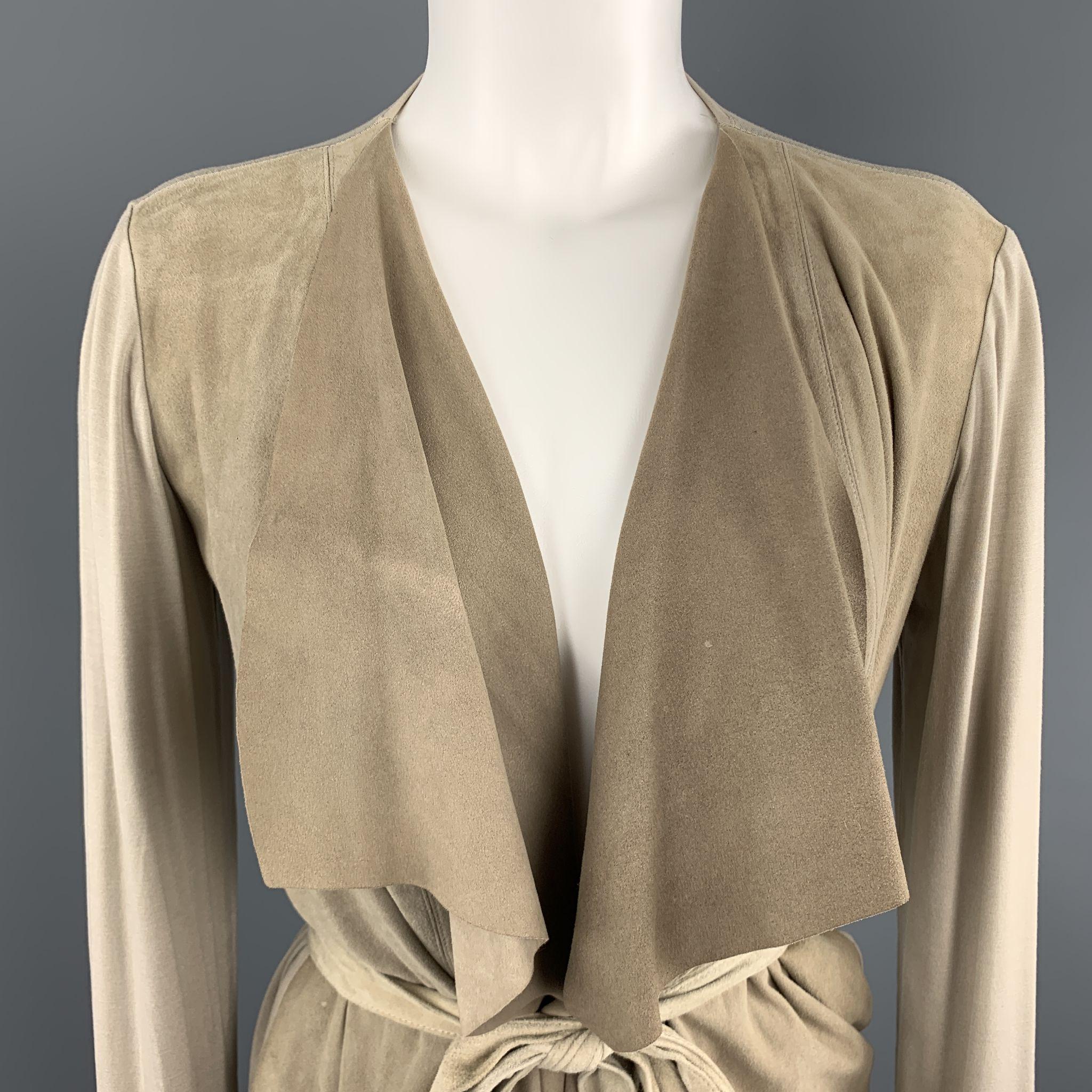 MAX MARA jacket comes in beige viscose jersey with a suede draped collar front and optional belt. Minor wear. Made in Italy.

Good Pre-Owned Condition.
Marked: IT 40

Measurements:

Shoulder: 16 in.
Bust: 36 in.
Sleeve: 25 in.
Length: 23 in.