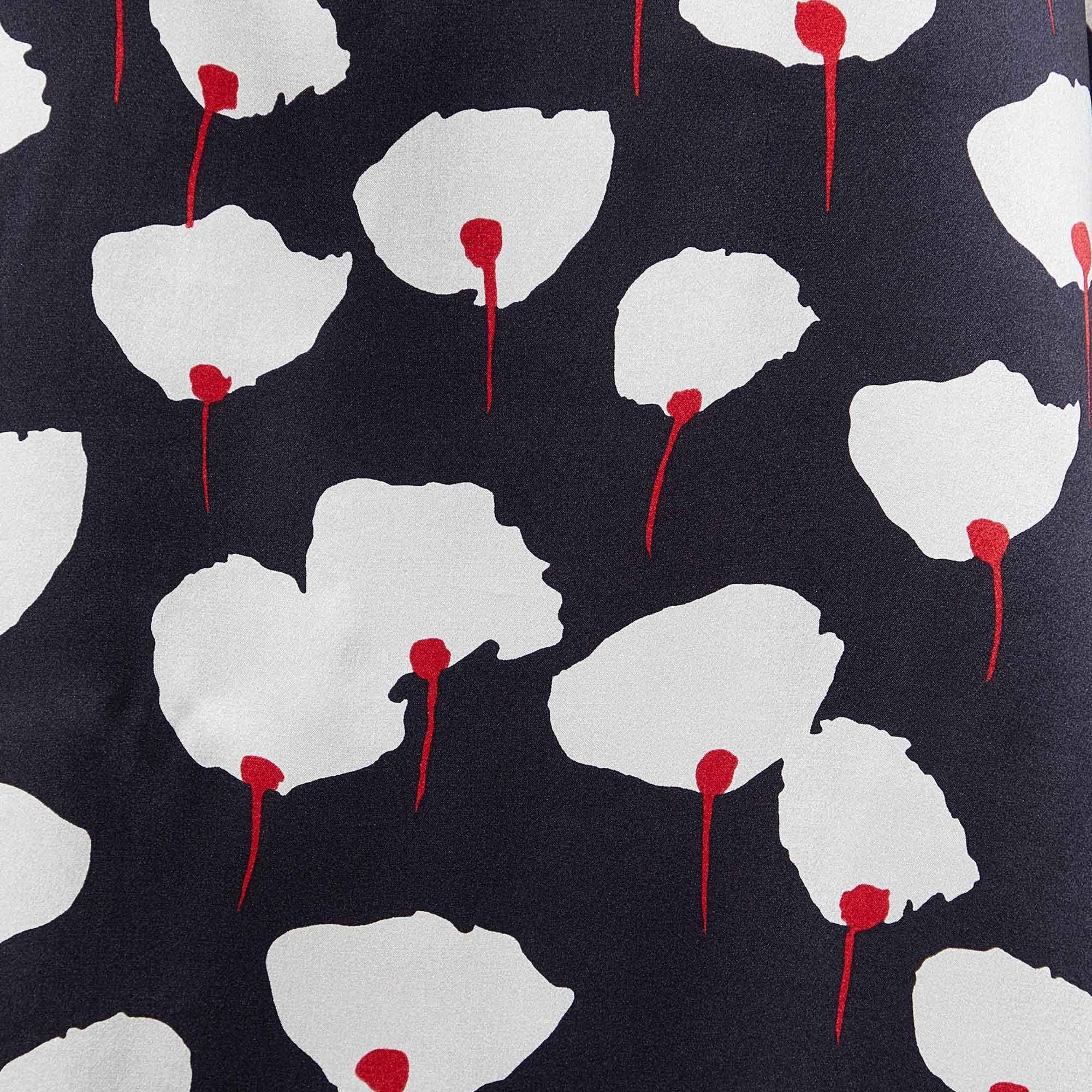 Max Mara Studio Black Floral Print Silk Satin Blouse M In Good Condition For Sale In Dubai, Al Qouz 2