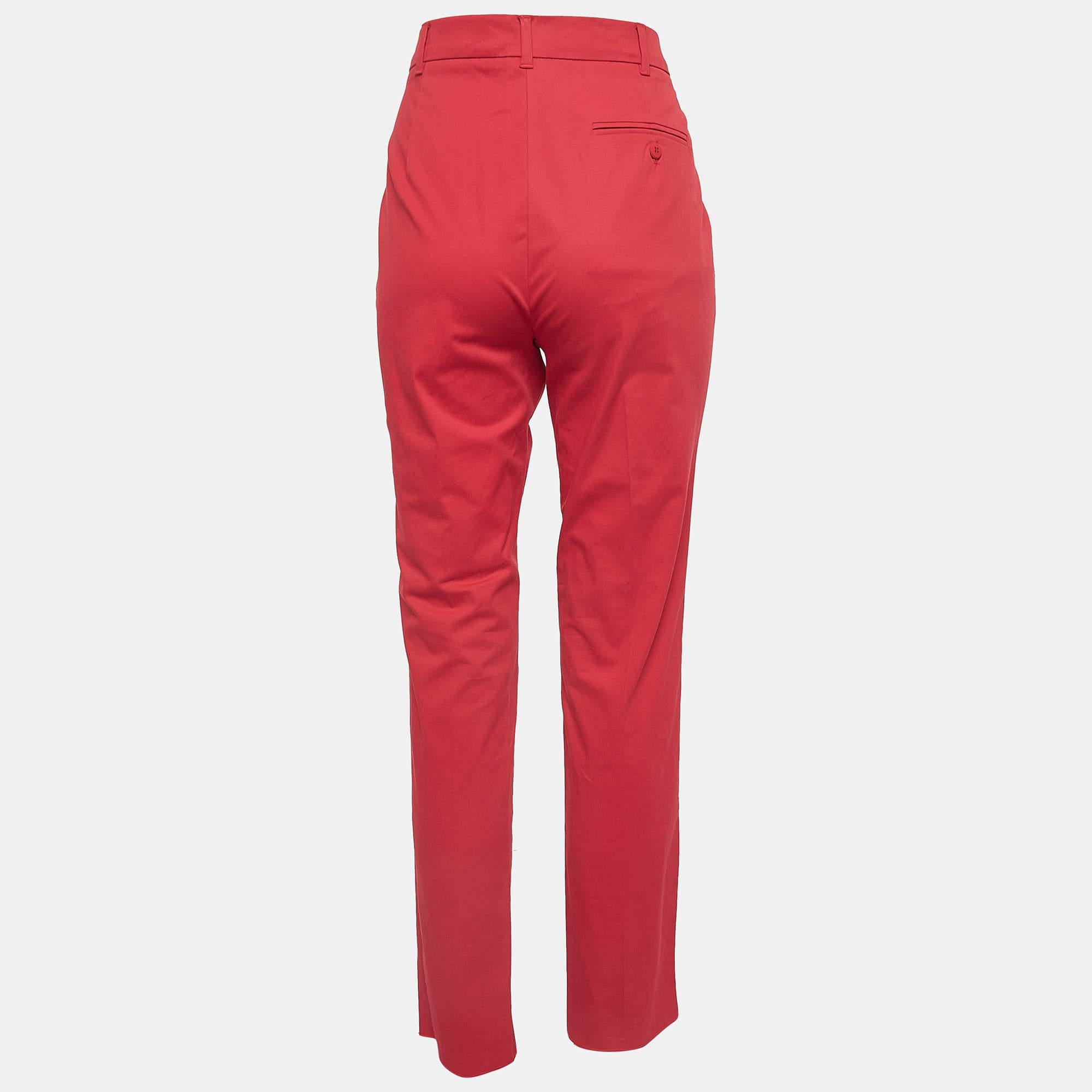 Werten Sie Ihre formelle Kleidung mit dieser Hose auf. Mit dieser Hose, die eine hervorragende Silhouette und Passform aufweist, sehen Sie garantiert elegant aus.