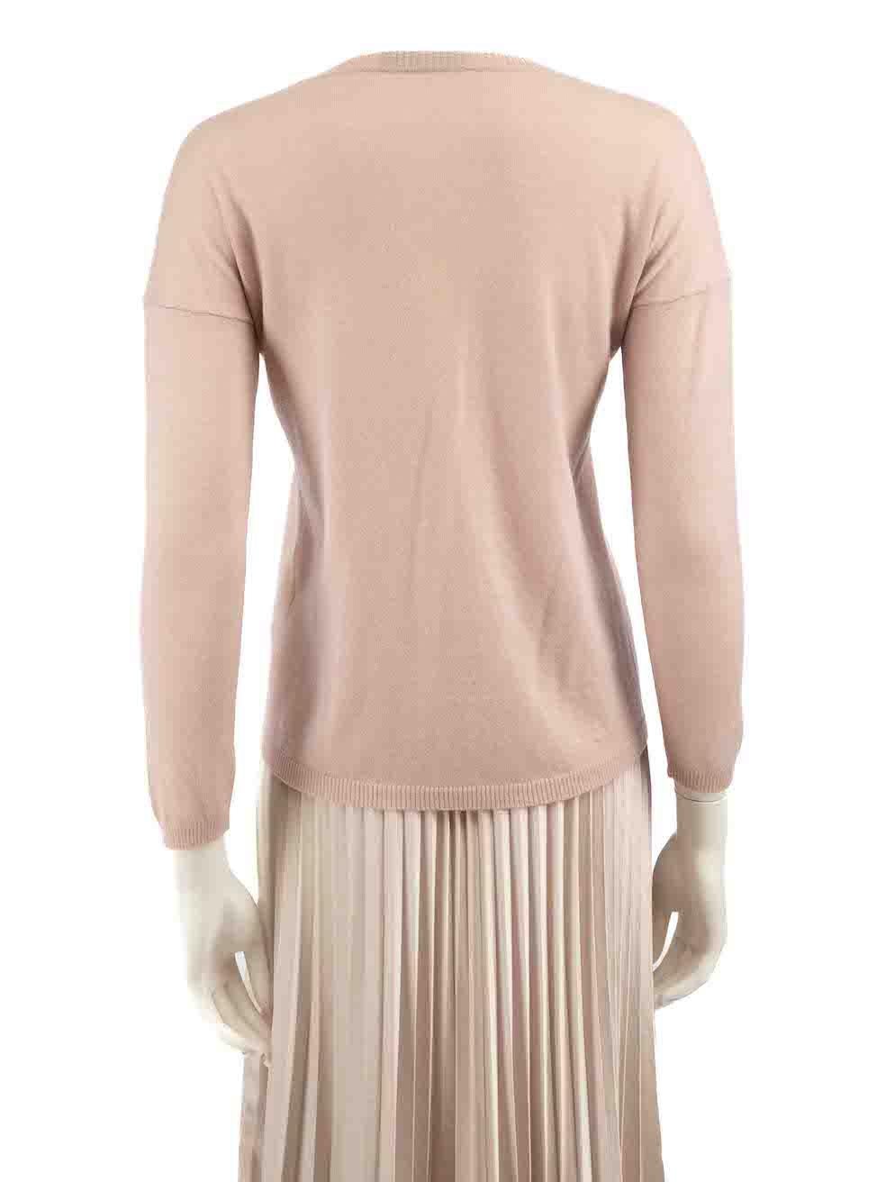 El ESTADO es Muy bueno. El jersey presenta un desgaste mínimo. Se aprecia un desgaste mínimo en la parte delantera y trasera central con marcas de decoloración en este artículo de reventa de diseño usado Weekend Max Mara.
 
 
 
 Detalles
 
 
 Rosa
