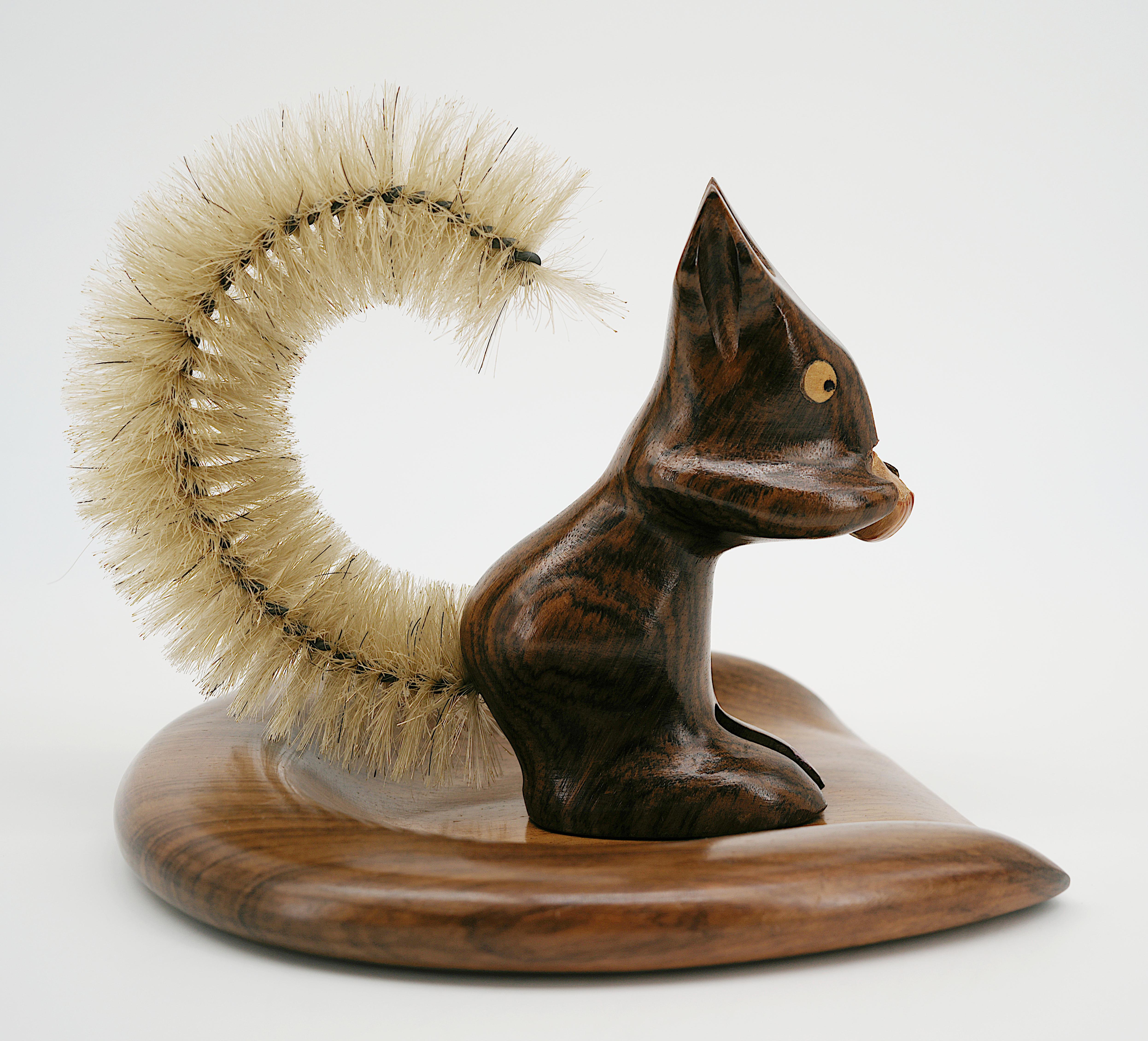 Mid-20th Century Max Meder, Hand Carved Wooden Squirrel Brush & Pan, France, 1950s For Sale