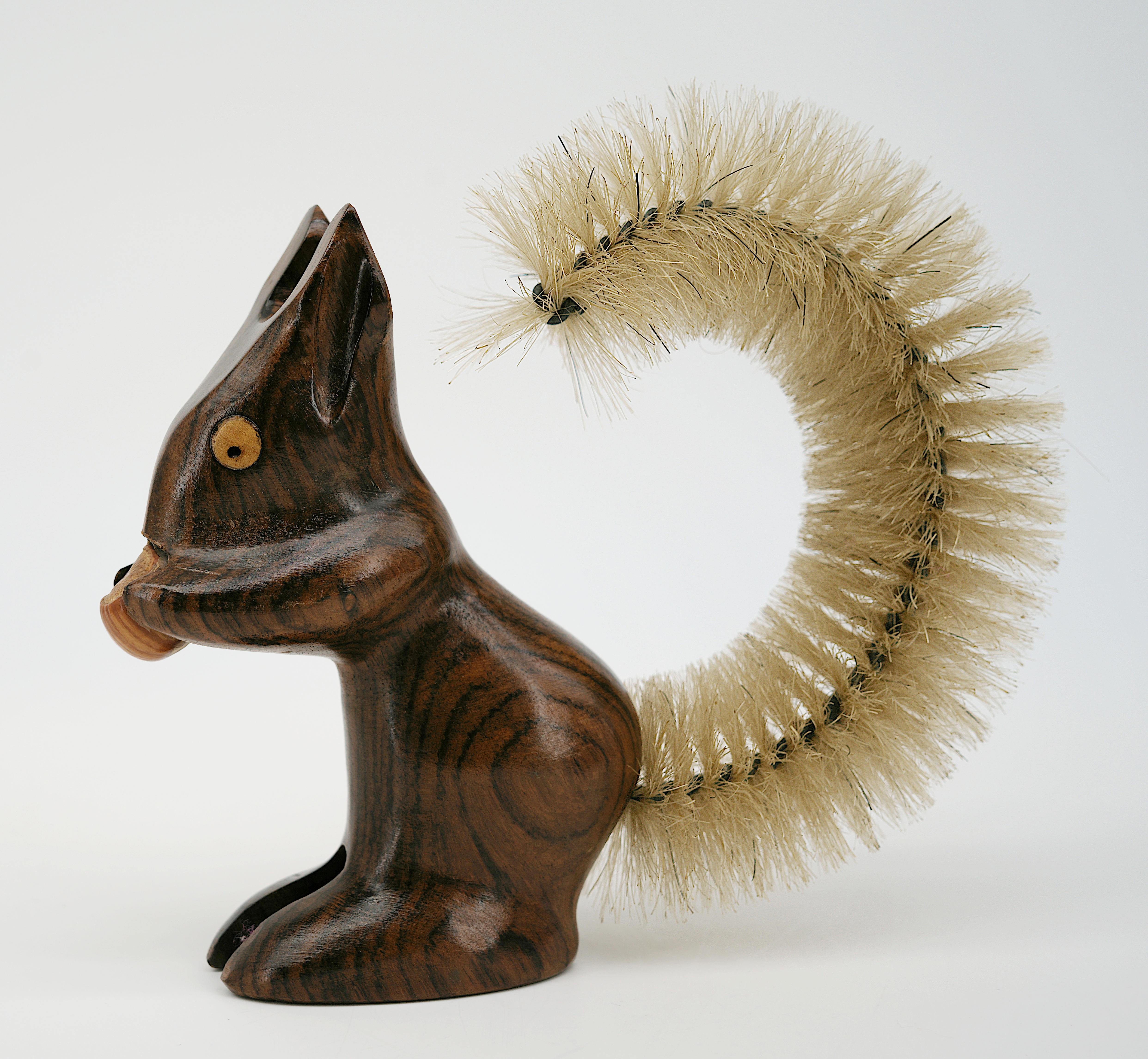 Max Meder, Hand Carved Wooden Squirrel Brush & Pan, France, 1950s For Sale 2