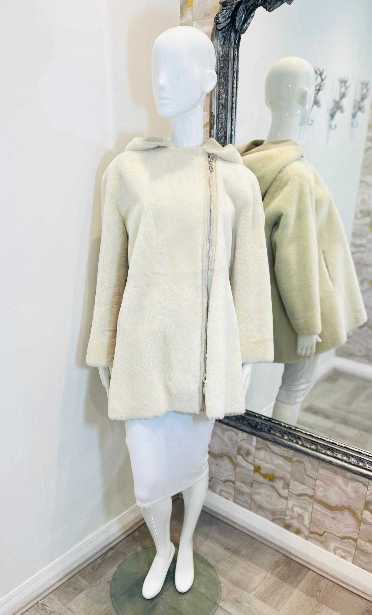 Max & Moi Reversible Merino Shearling Coat In Excellent Condition For Sale In London, GB