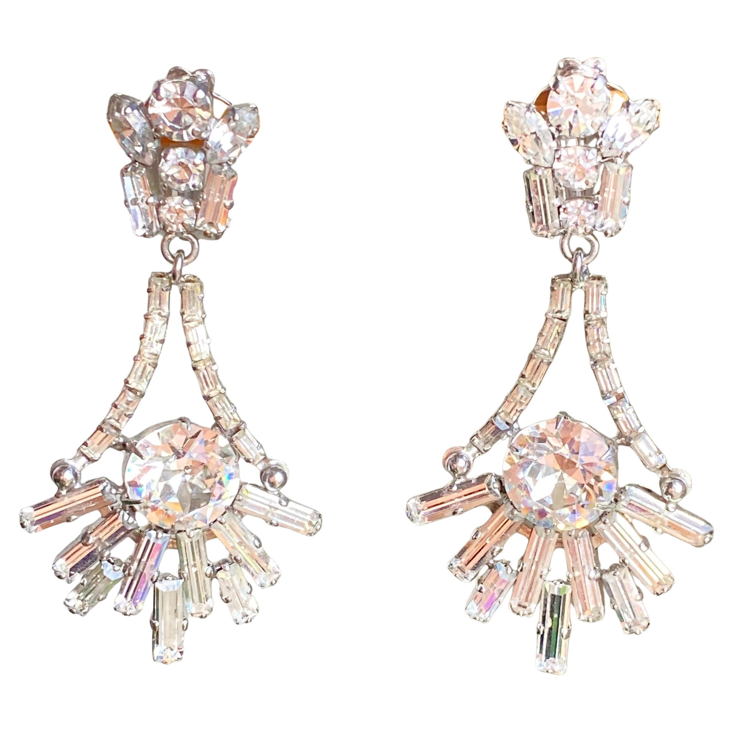 Orecchini a goccia con strass trasparenti di Max Muller in vendita