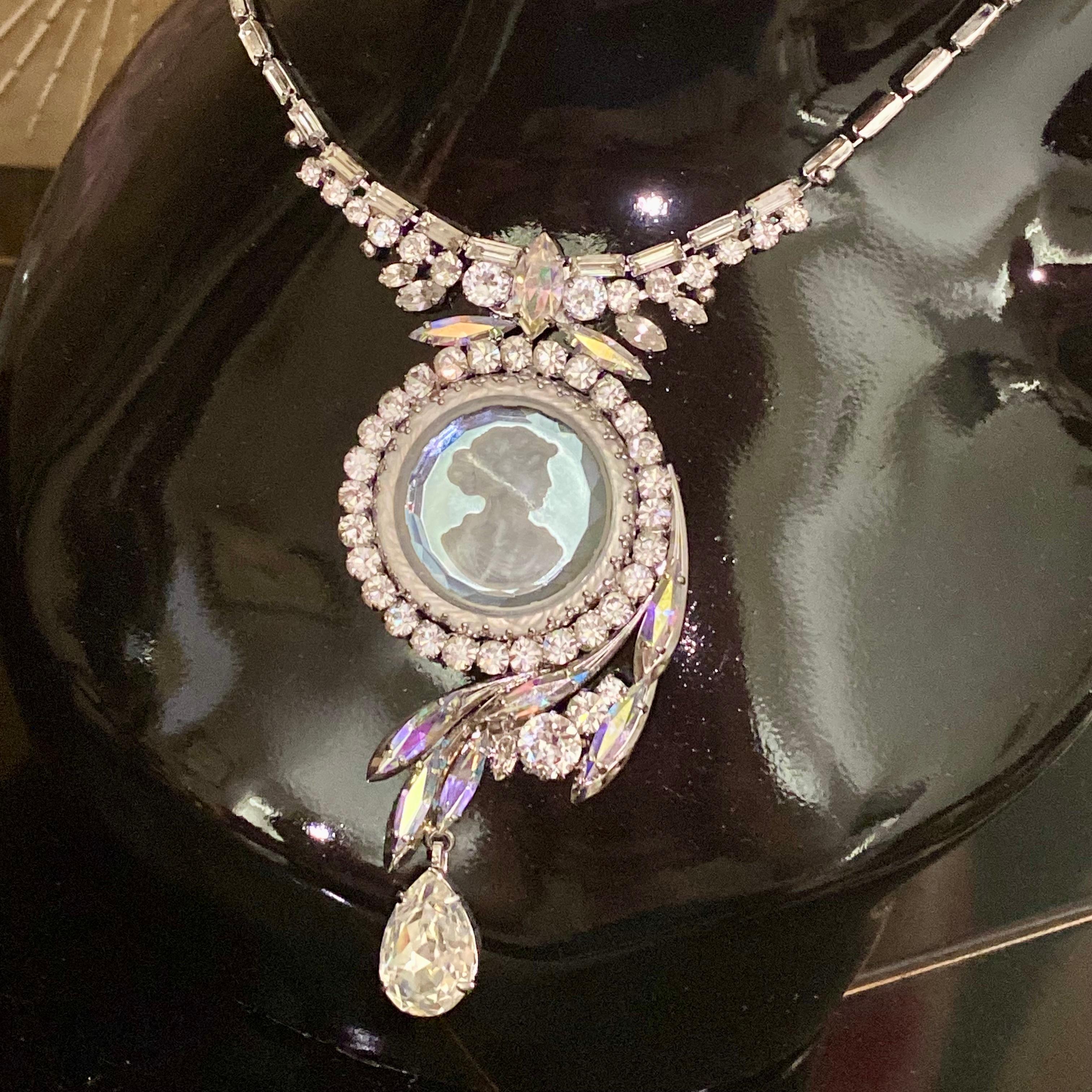 Max Muller Intaglio Necklace Vintage For Sale 1
