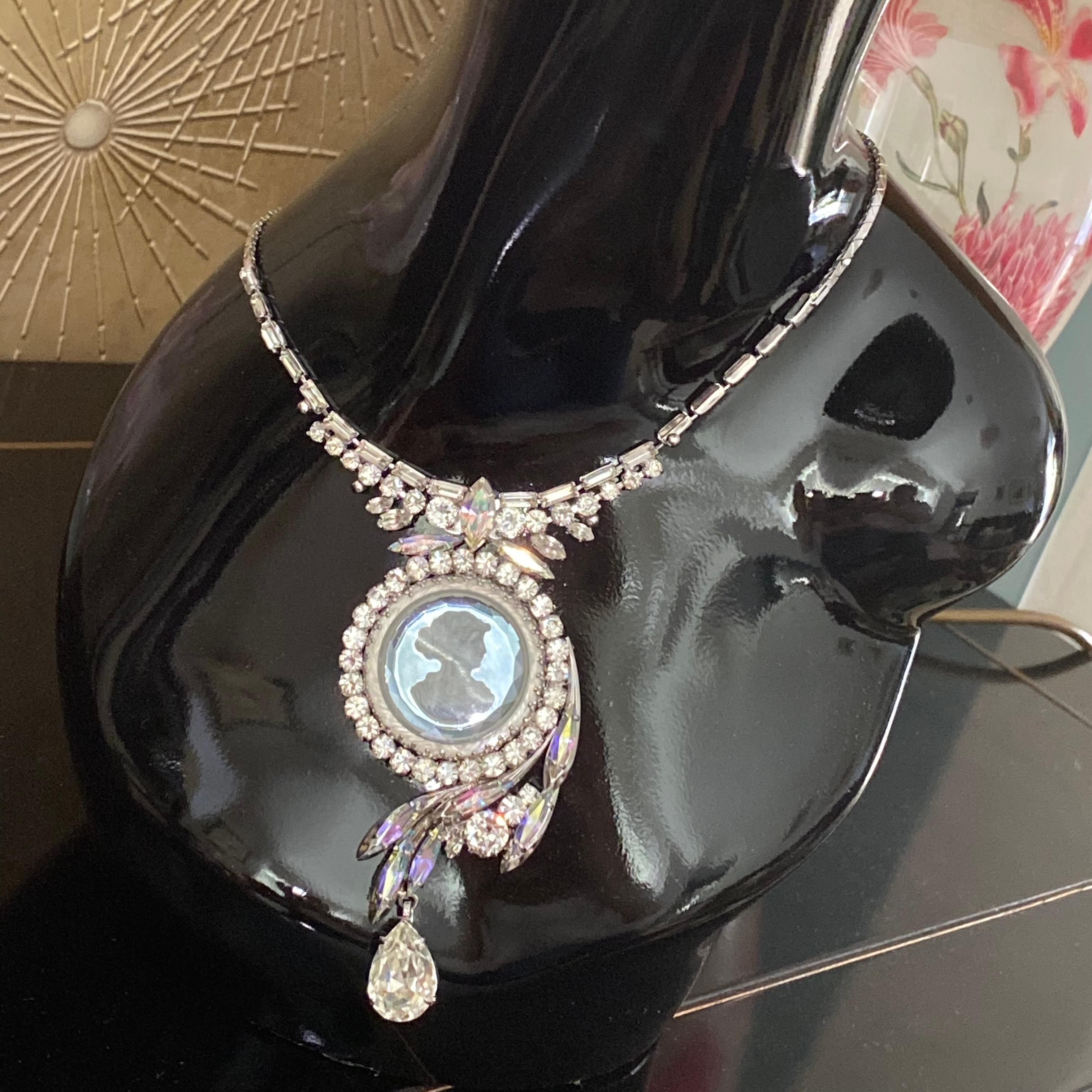 Max Muller Intaglio Necklace Vintage For Sale 2