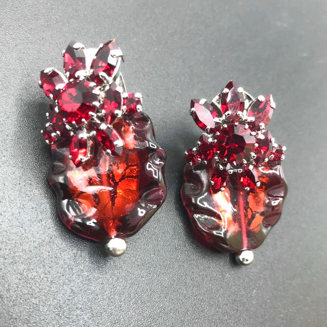 Orecchini con orchidea Max Muller in vendita 2