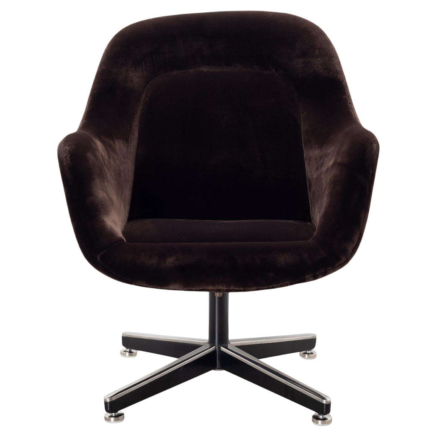 Max Pearson Executive Lounge Chair by Knoll in Plush Italian Espresso Velvet For Sale