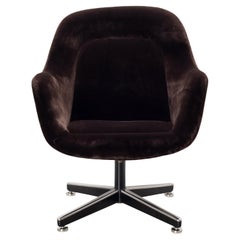 Max Pearson Executive Lounge Chair by Knoll in Plush Italian Espresso Velvet