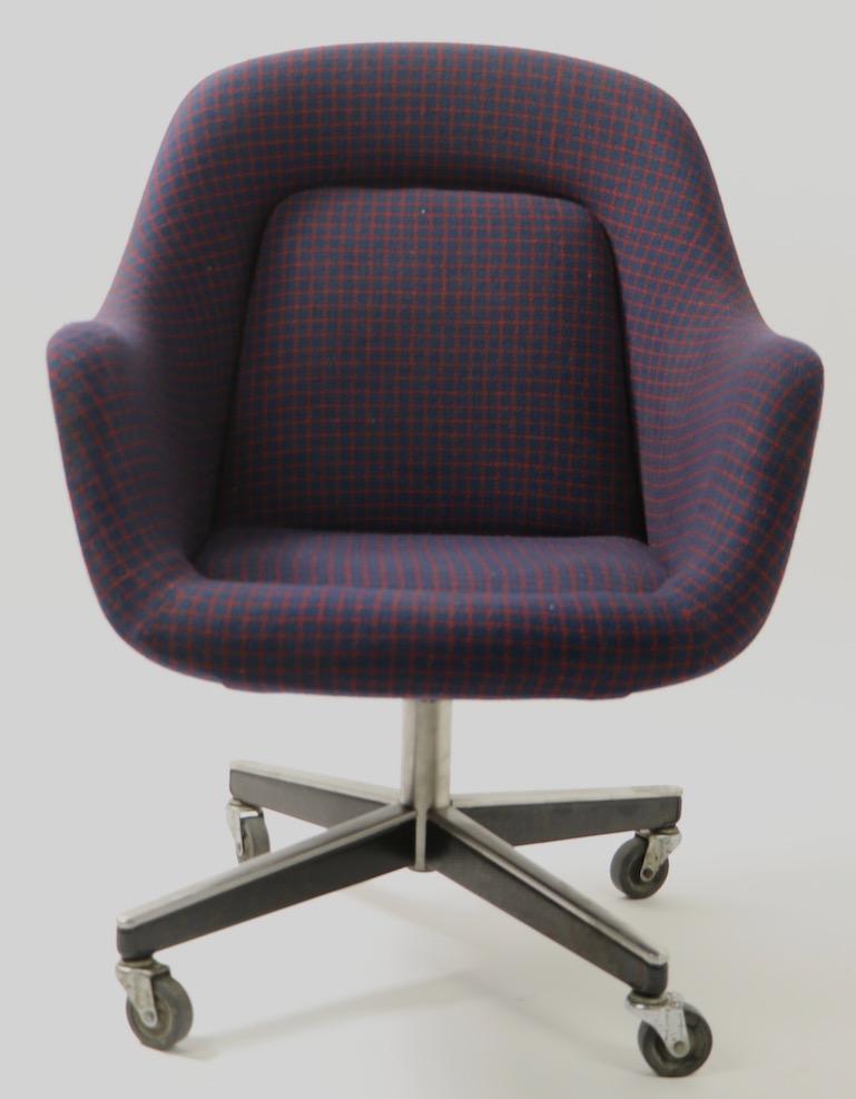 max swivel chair