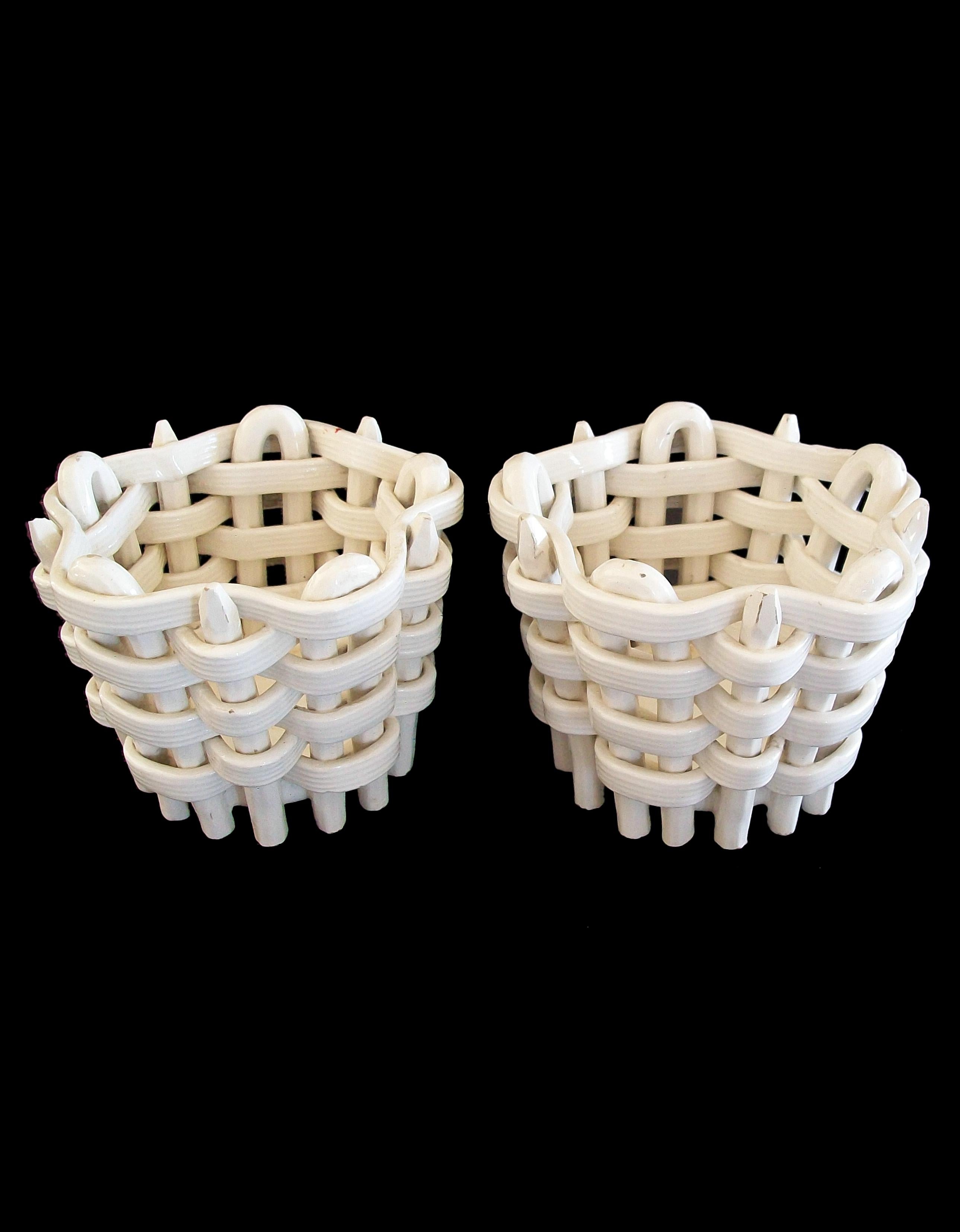 MAX ROESLER - Antique Pair Basket Weave Ceramic Cachepots - Germany - Circa 1910 In Good Condition In Chatham, ON