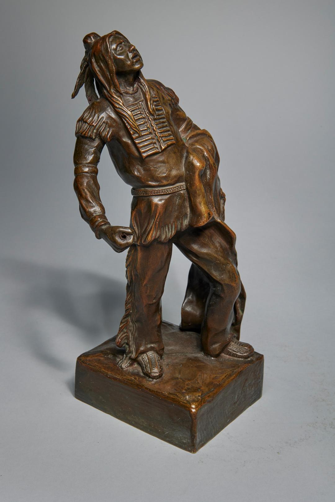 Native American Chief, 20th Century Bronze Sculpture in vendita 2