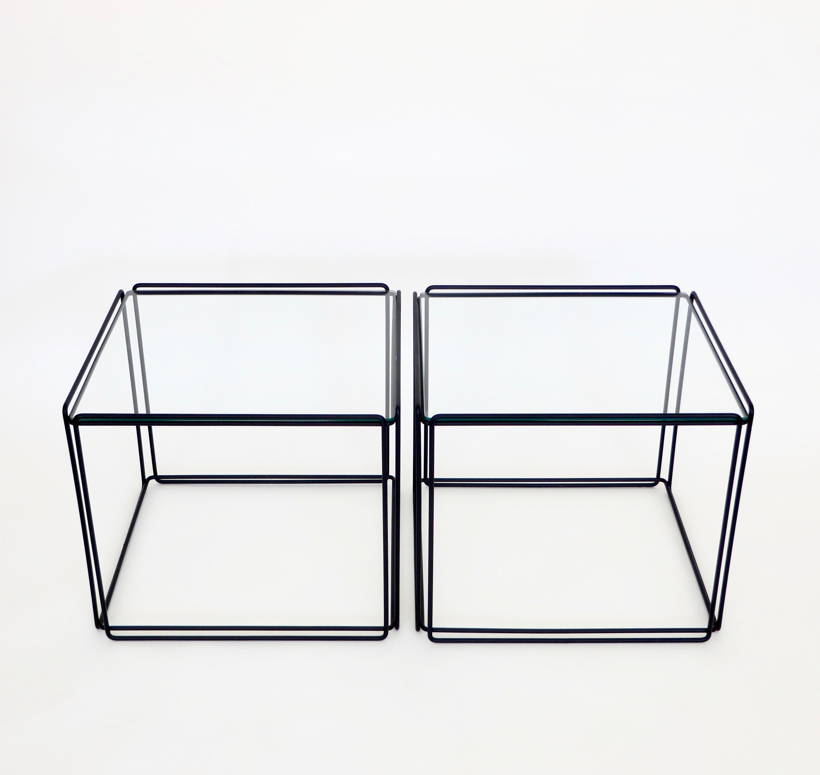 Français Max Sauze Isoceles Paire de tables d'appoint ou de tables basses en métal noir et verre, France en vente