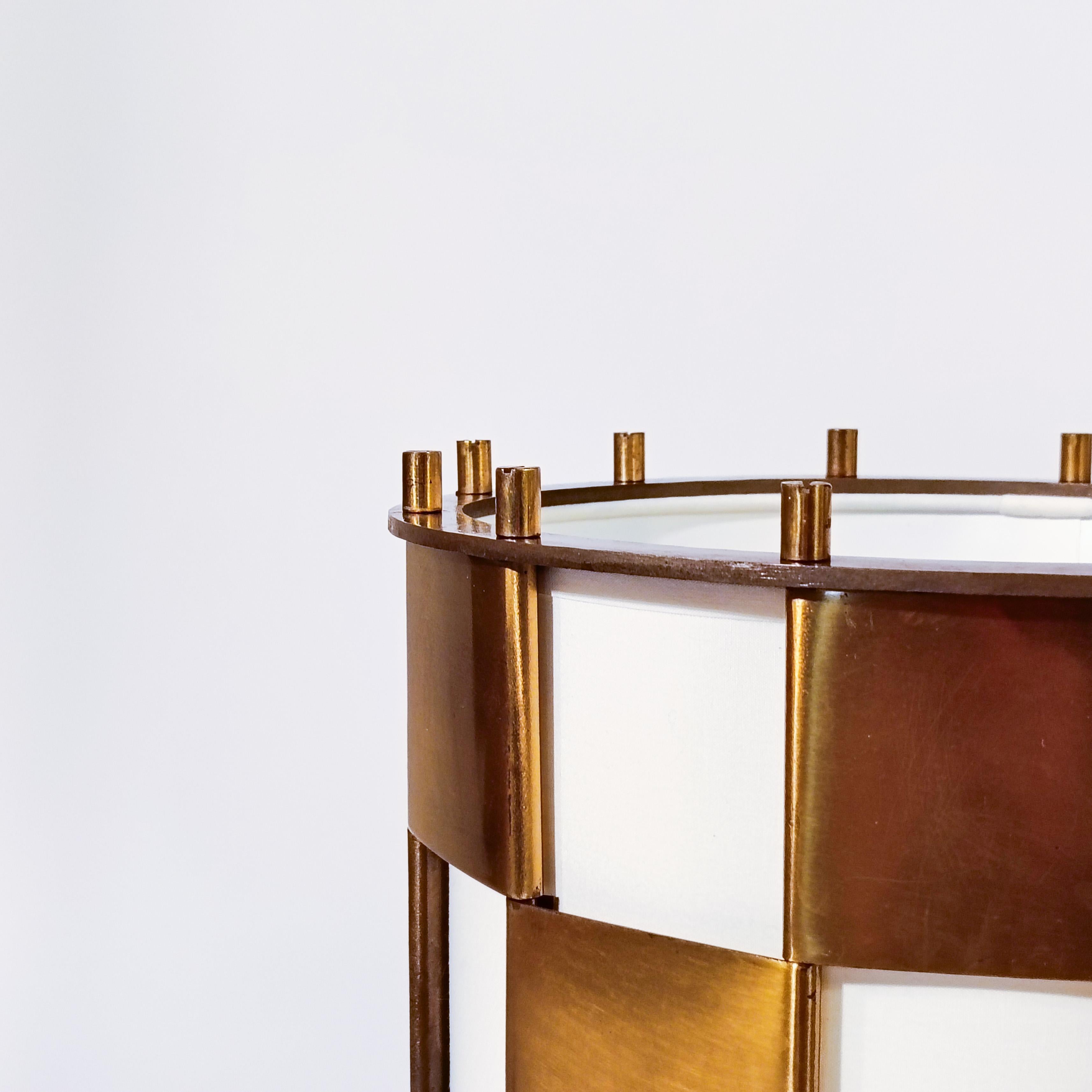 Estilo Max Sauze. Lámpara de sobremesa de latón Hollywood Regency, Francia, años 60 en venta 2