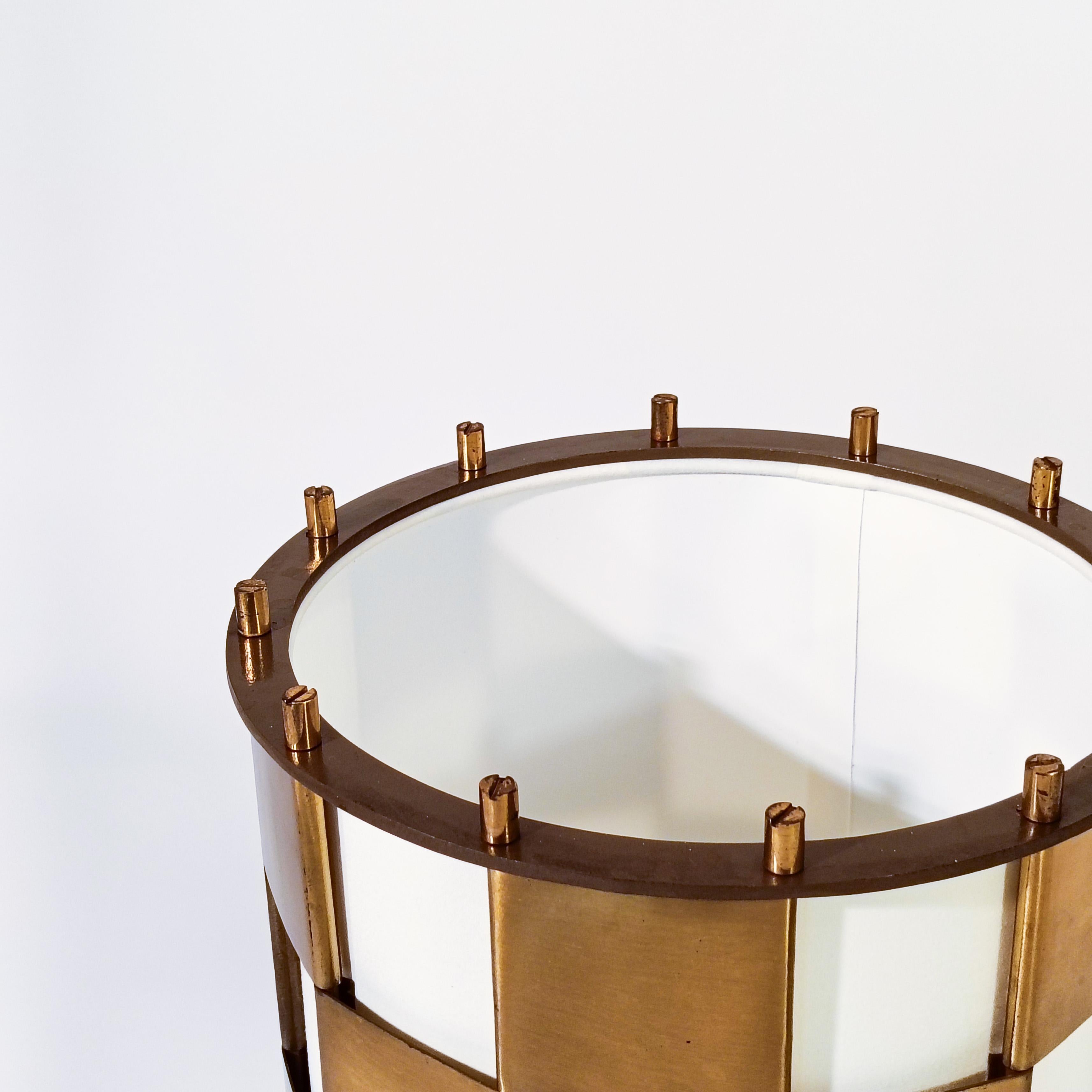 Estilo Max Sauze. Lámpara de sobremesa de latón Hollywood Regency, Francia, años 60 en venta 4