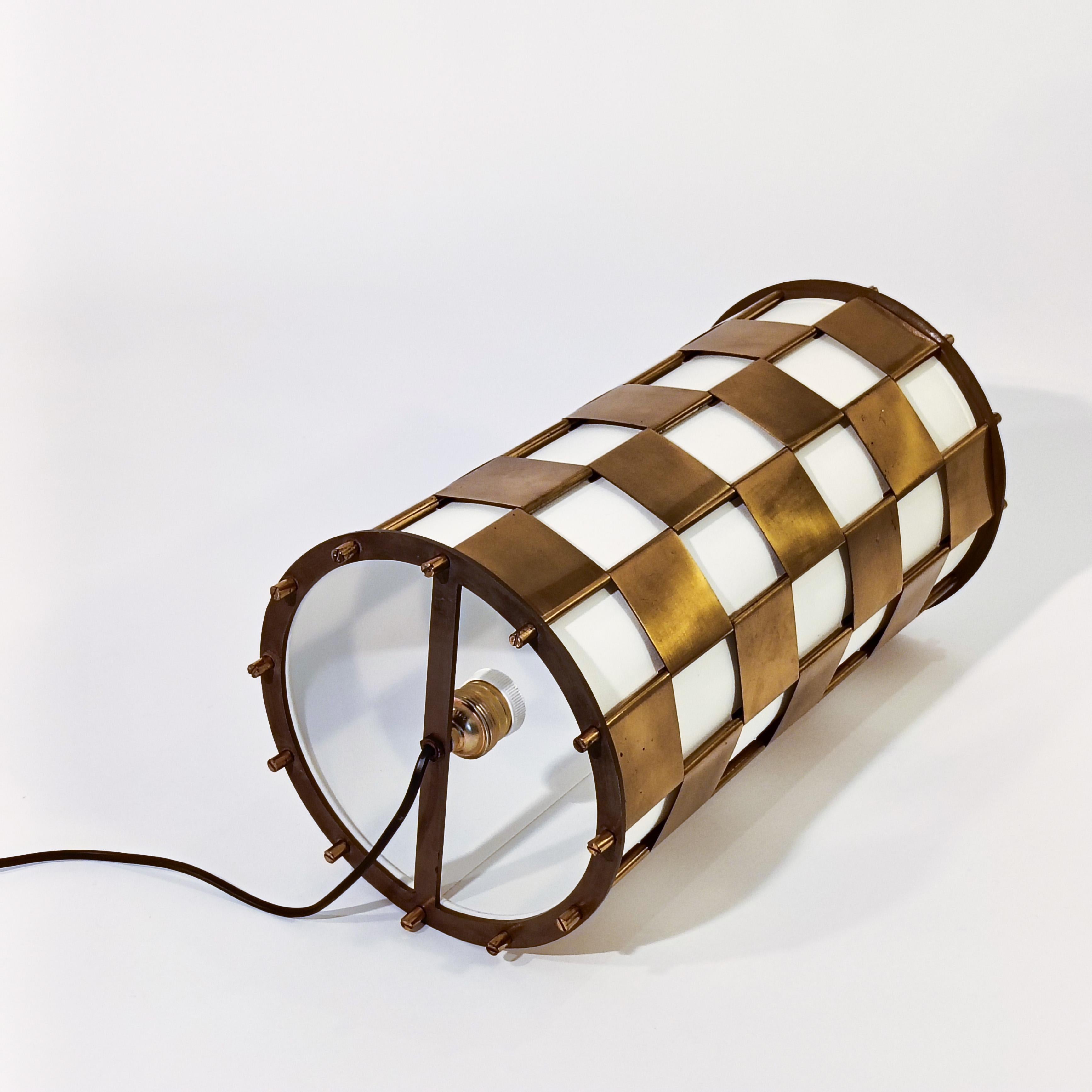 Estilo Max Sauze. Lámpara de sobremesa de latón Hollywood Regency, Francia, años 60 en venta 7