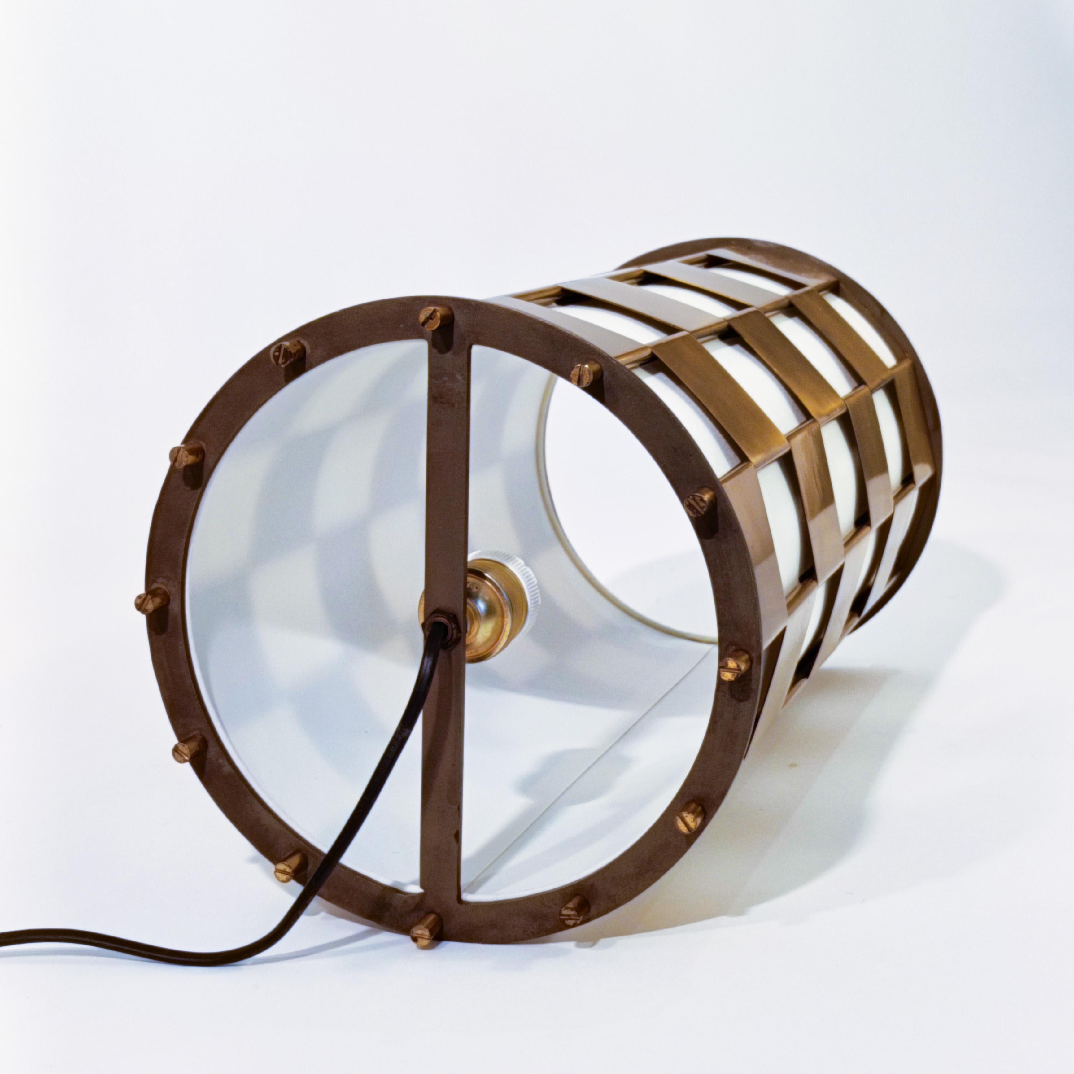 Estilo Max Sauze. Lámpara de sobremesa de latón Hollywood Regency, Francia, años 60 en venta 8