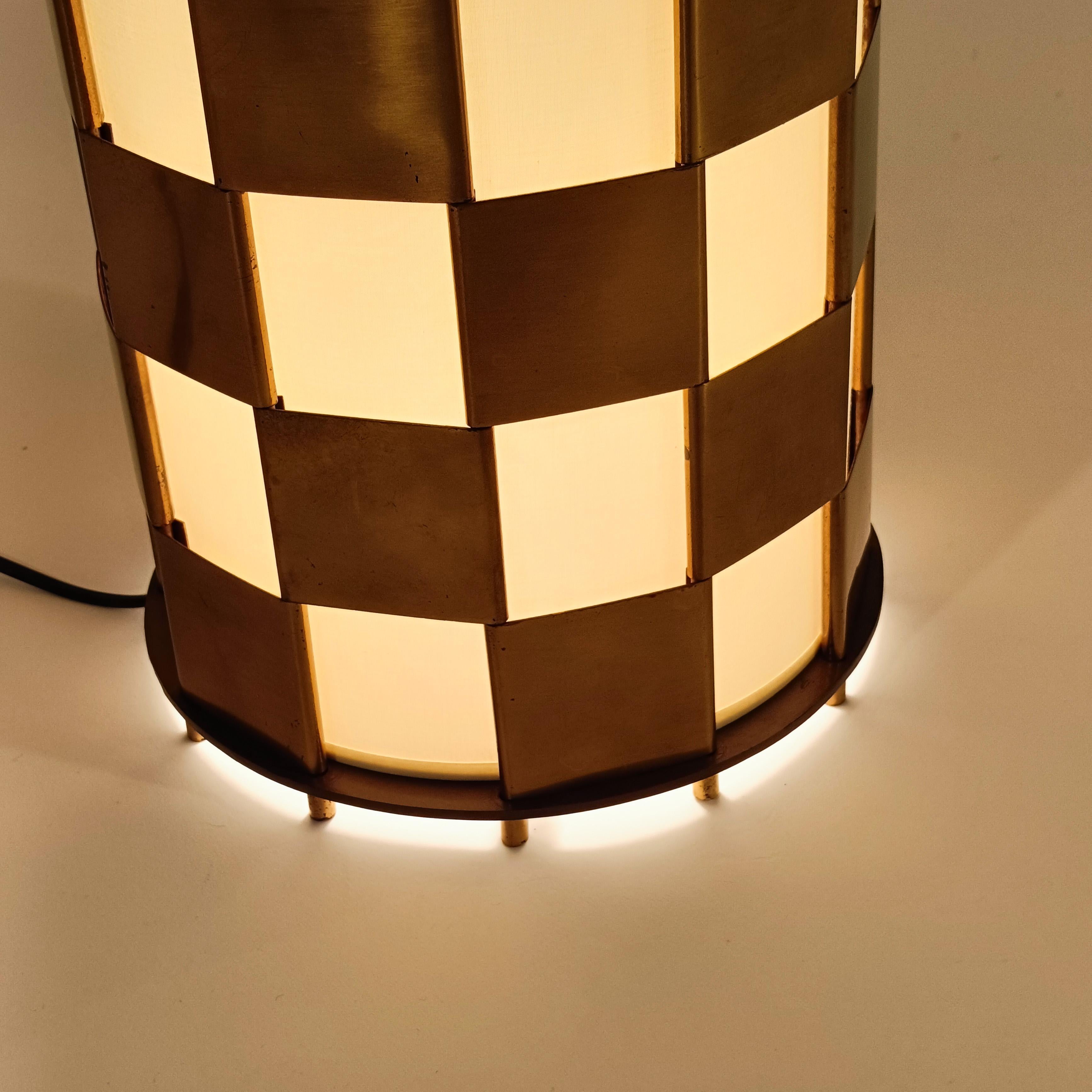 Estilo Max Sauze. Lámpara de sobremesa de latón Hollywood Regency, Francia, años 60 Latón en venta